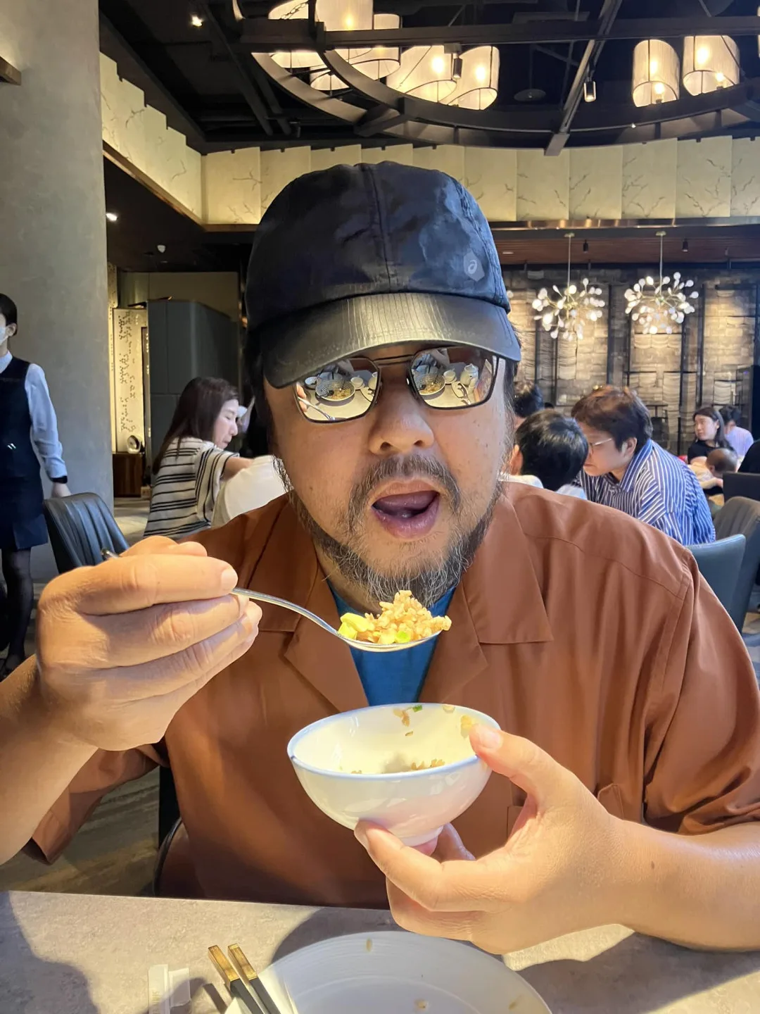 范宗沛與美食合照。取自范宗沛臉書