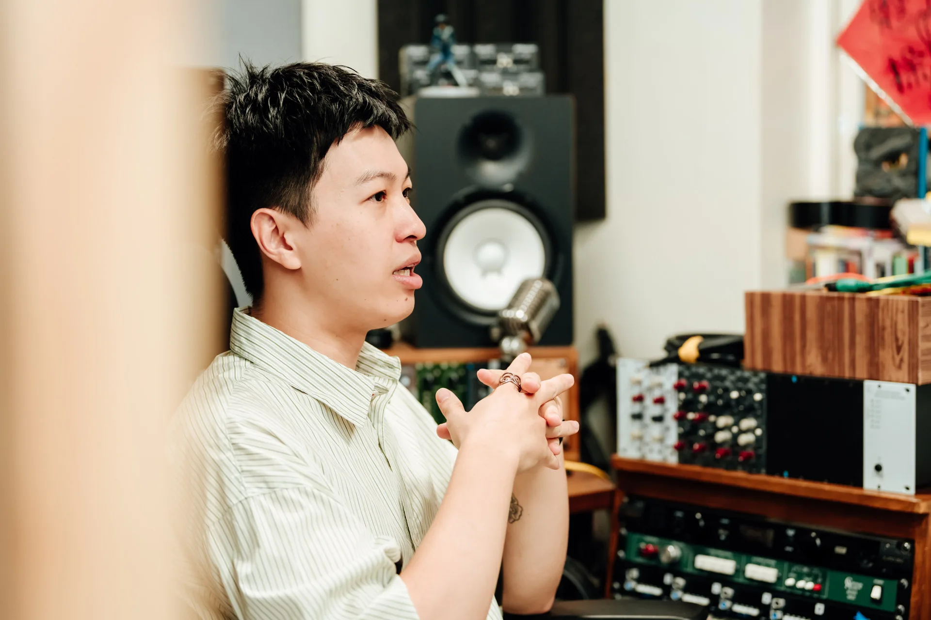 回高雄發展,都是經過再三討論,並非浪漫的衝動決定。