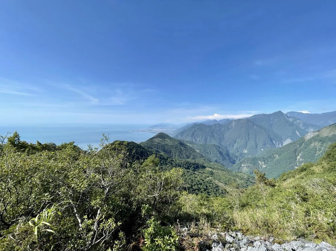 從千里眼步道俯瞰山海絕景。太管處提供