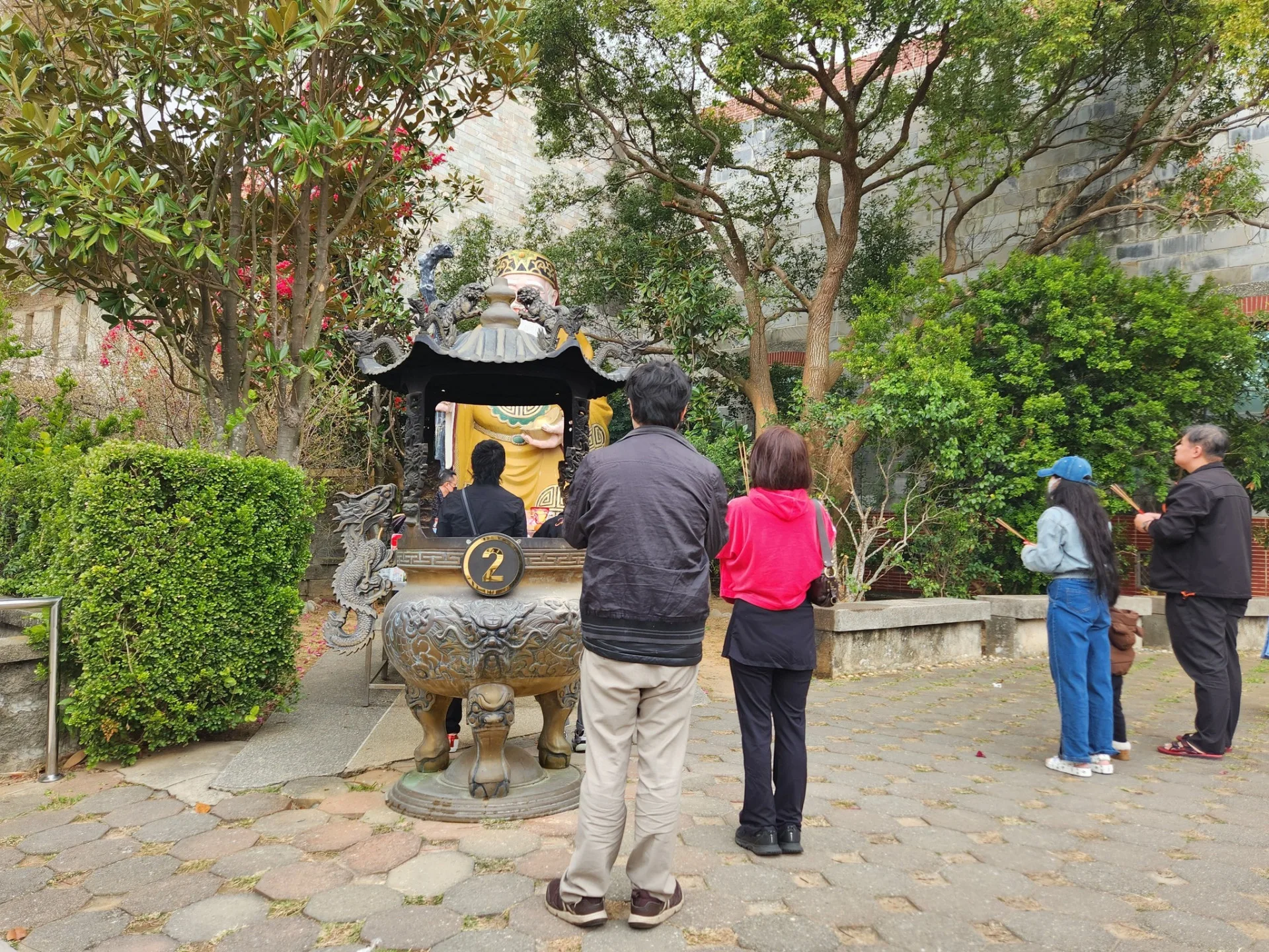 清明掃墓將近，新竹市政府提供免費接駁車。翻攝自新竹市殯葬管理所 臉書