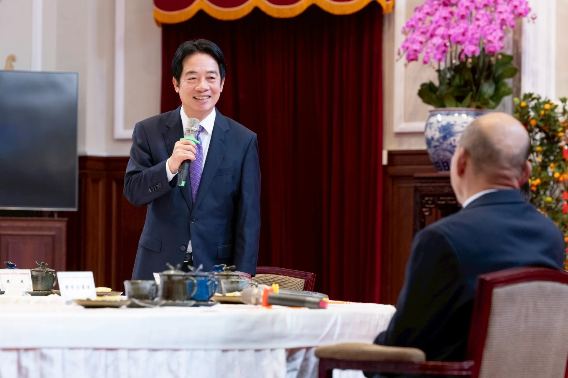 總統賴清德在五院茶敘上表示,盼能朝向「化誤解為理解、化分歧為團結、化個人小利為國家大利、化干戈為玉帛」前進。總統府提供
