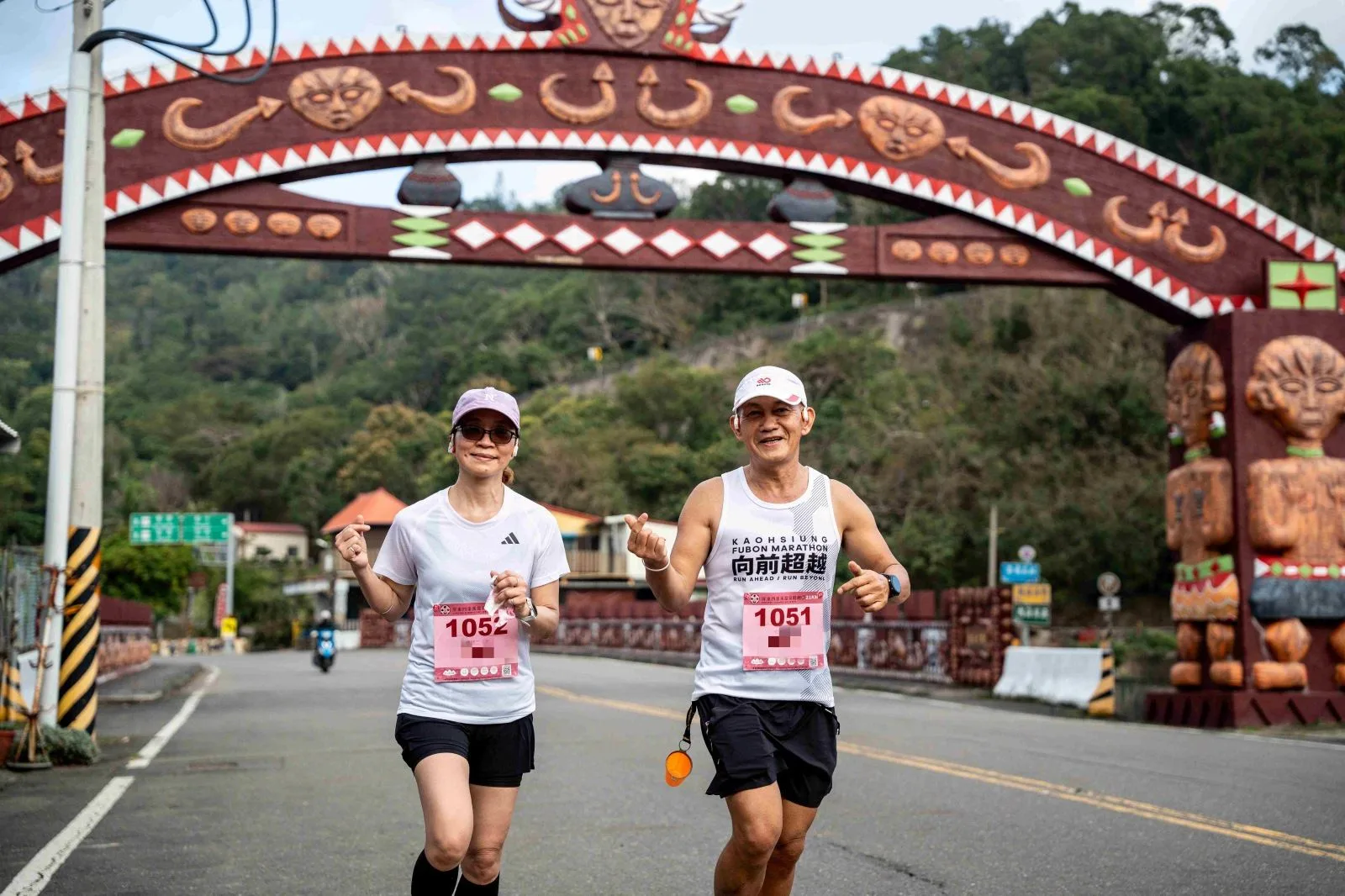 屏東四重溪溫泉路跑，讓跑者在賽道上感受四重溪的人文風情。屏東縣政府提供