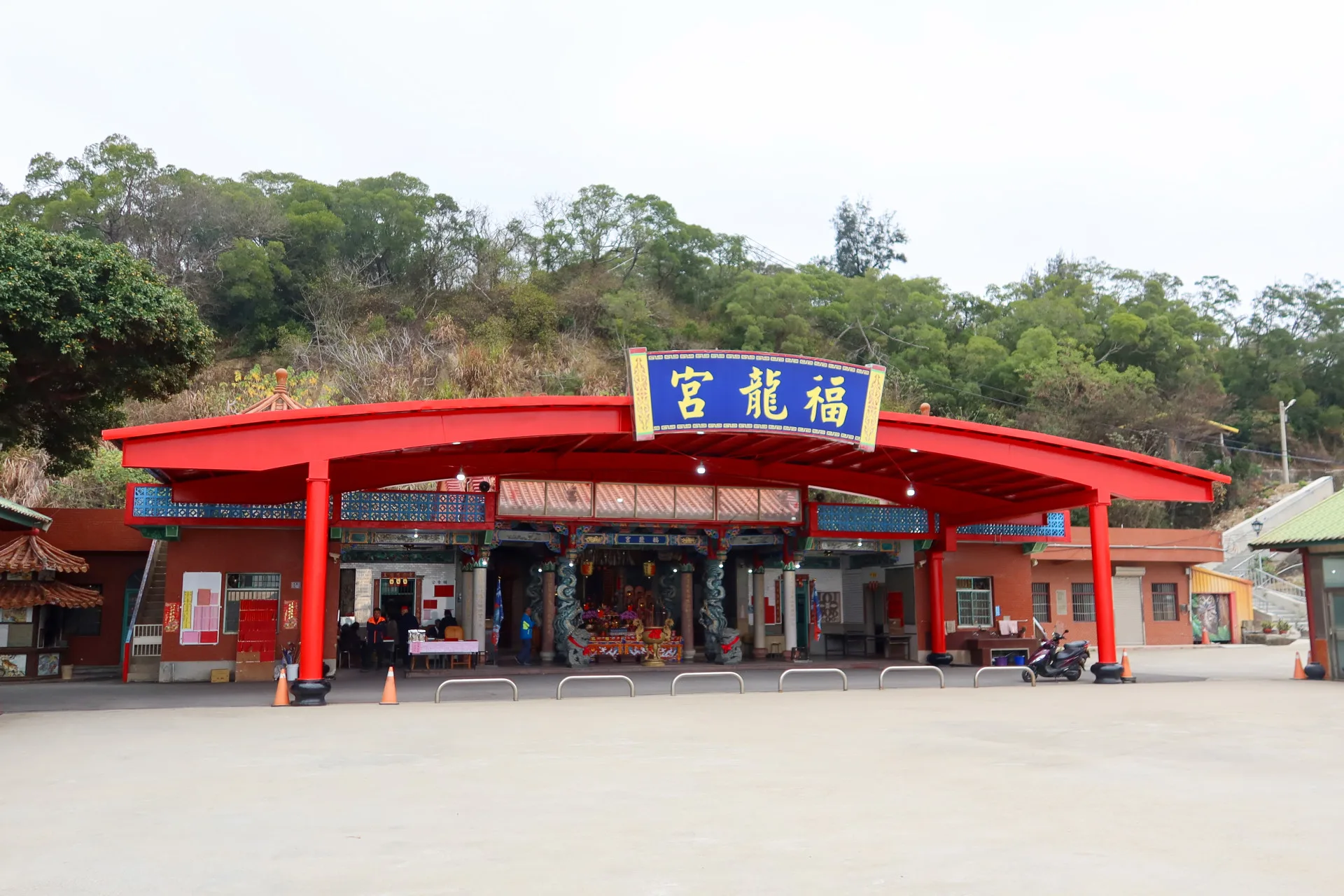 通霄鎮北勢窩福龍里福龍宮主祀開台聖王,香火源自大甲鐵砧山開台聖王廟,已有125年歷史。何來美攝