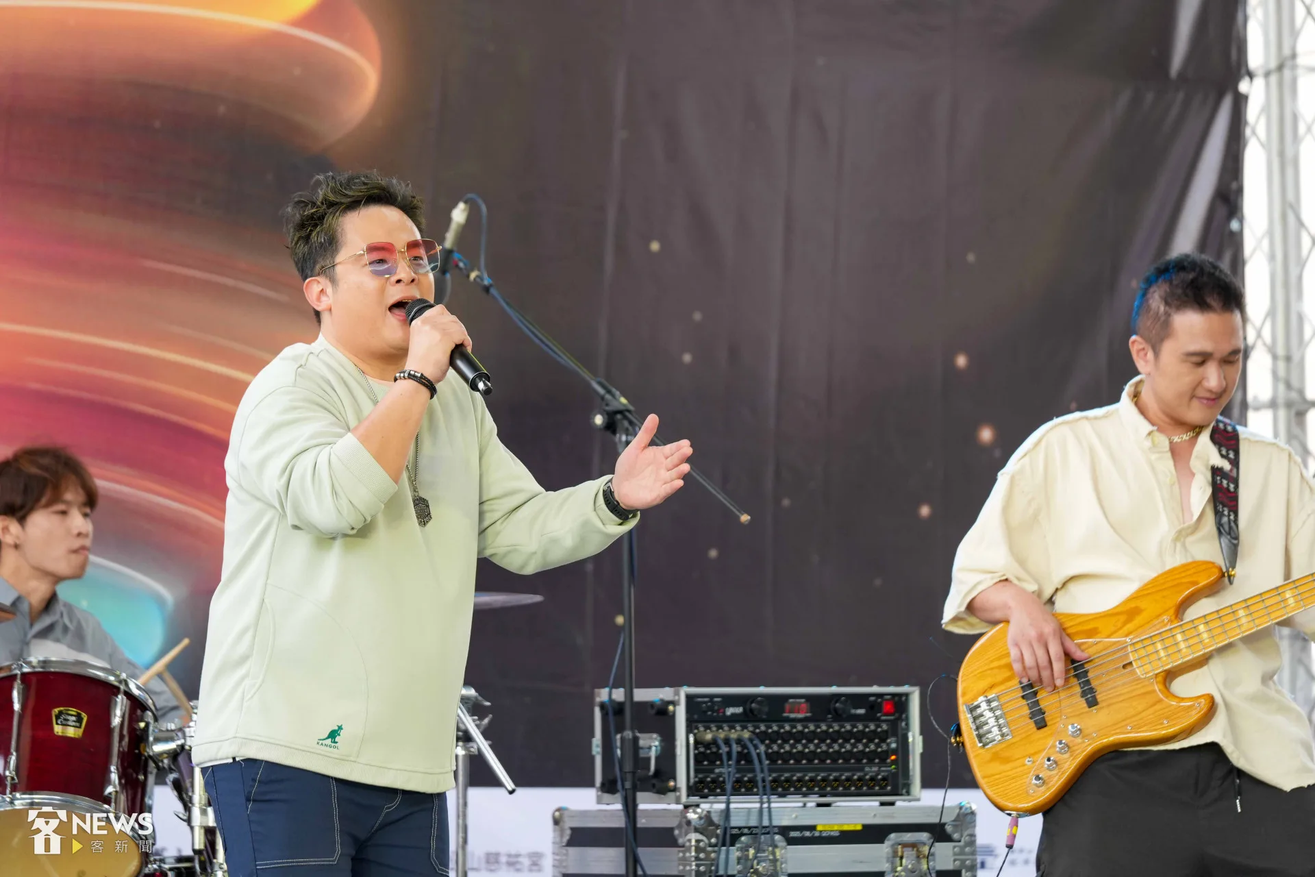 i Color愛客樂去年發行最新專輯《Still Alive｜還在 han coi》。李台源攝