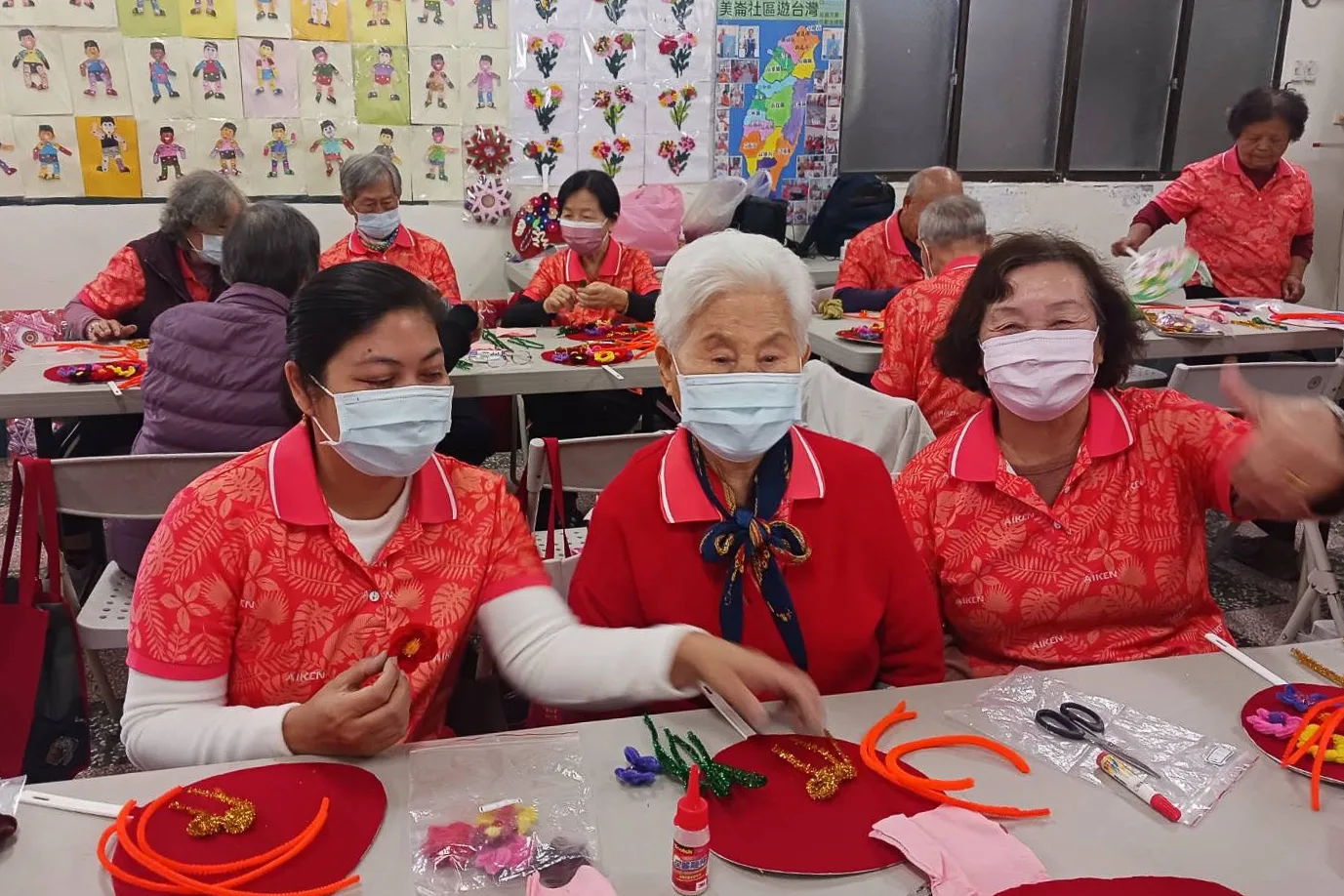 竹田鄉美崙村關懷據點平常舉辦多種活動。作者提供