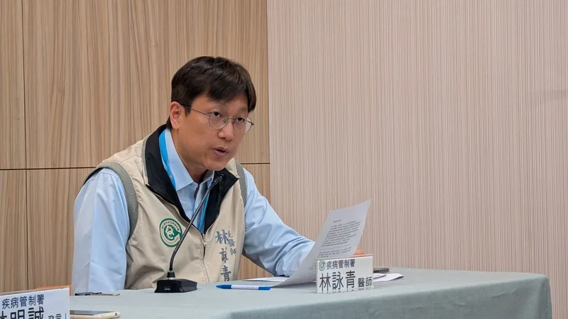 疾管署特別提醒，腸病毒疫情通常在清明連假後快速升溫，呼籲家長應嚴密監控孩童是否出現嗜睡、嘔吐或心跳加快等重症前兆。中央社