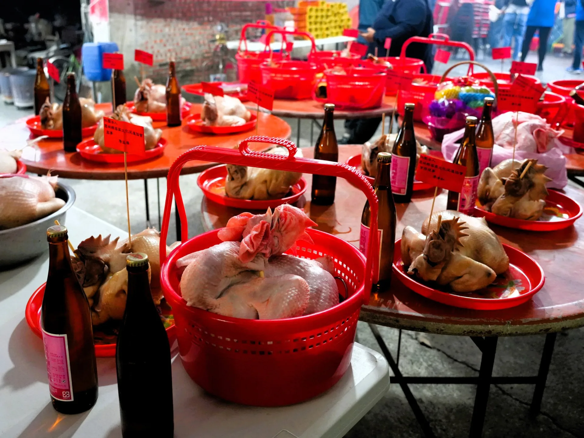 擐雞酒飄香慶元宵，是崙背羅厝傳承百年詔安客家習俗。雲林縣政府提供