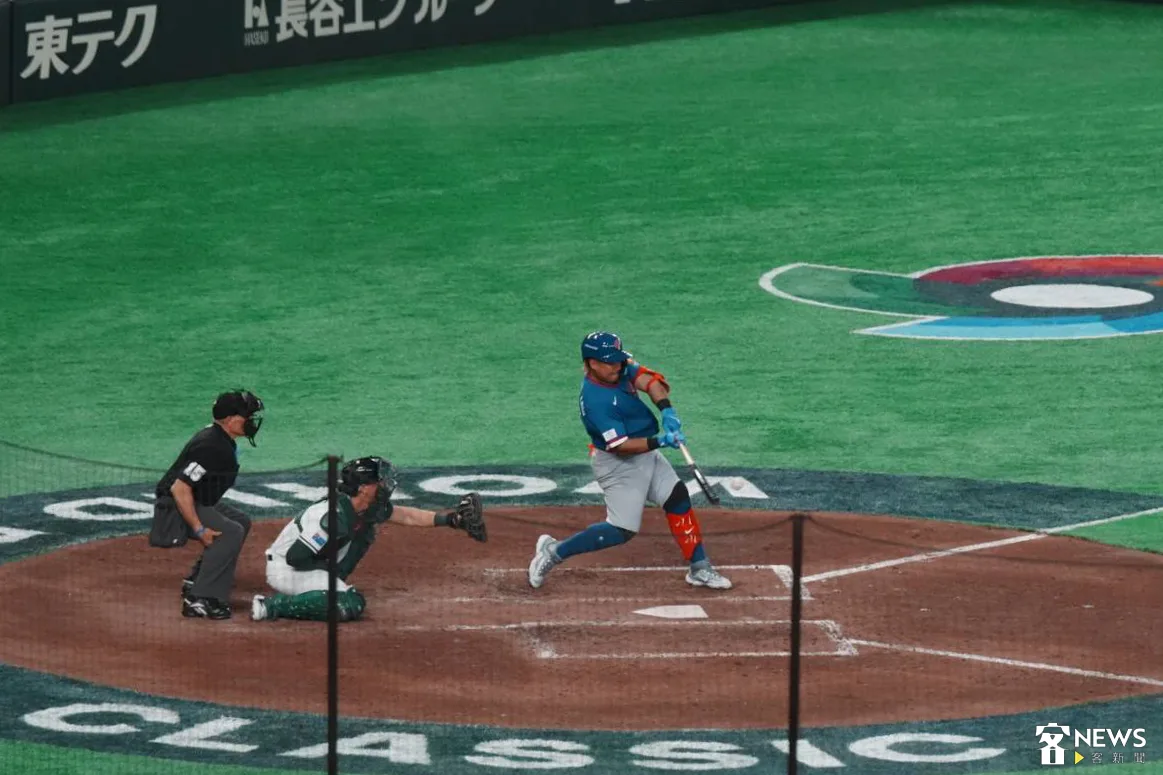 吉力吉撈·鞏冠上場代打擊出右外野方向安打。李台源攝