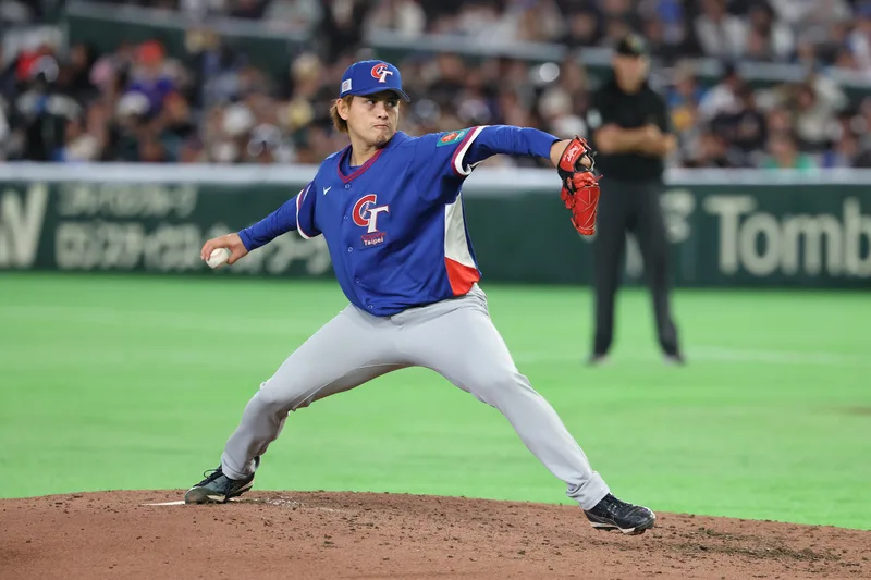 世界棒球經典賽（WBC）C組預賽5日在日本東京巨蛋開打，首戰由台灣隊迎戰澳洲隊。台灣隊後援投手張奕6局下登版化解失分危機。中央社