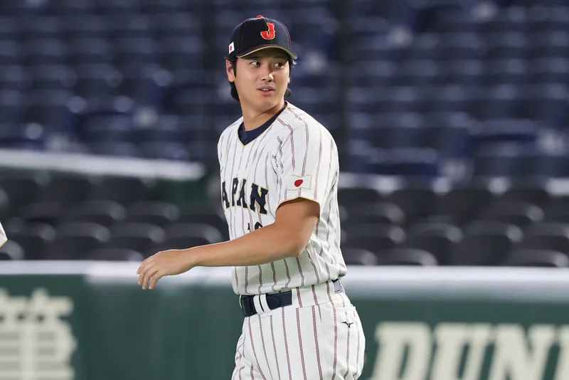 世界棒球經典賽（WBC）日本隊4日在東京巨蛋練球備戰正式賽事，頭號球星大谷翔平（圖）成關注焦點之一，他現身球場準備拍攝官方形象照。中央社