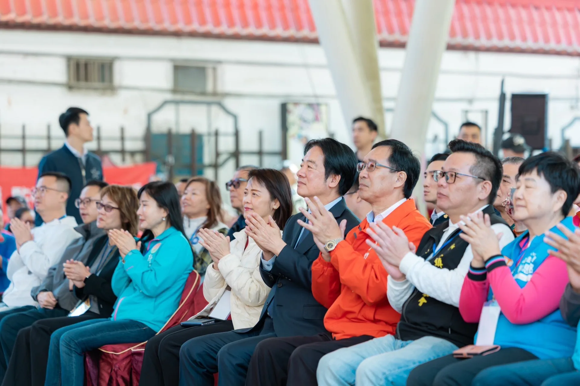 總統賴清德出席竹東客家山歌比賽，客委會副主委廖育珮（中）指出客委會每年都補助這項重要的賽事。總統府提供