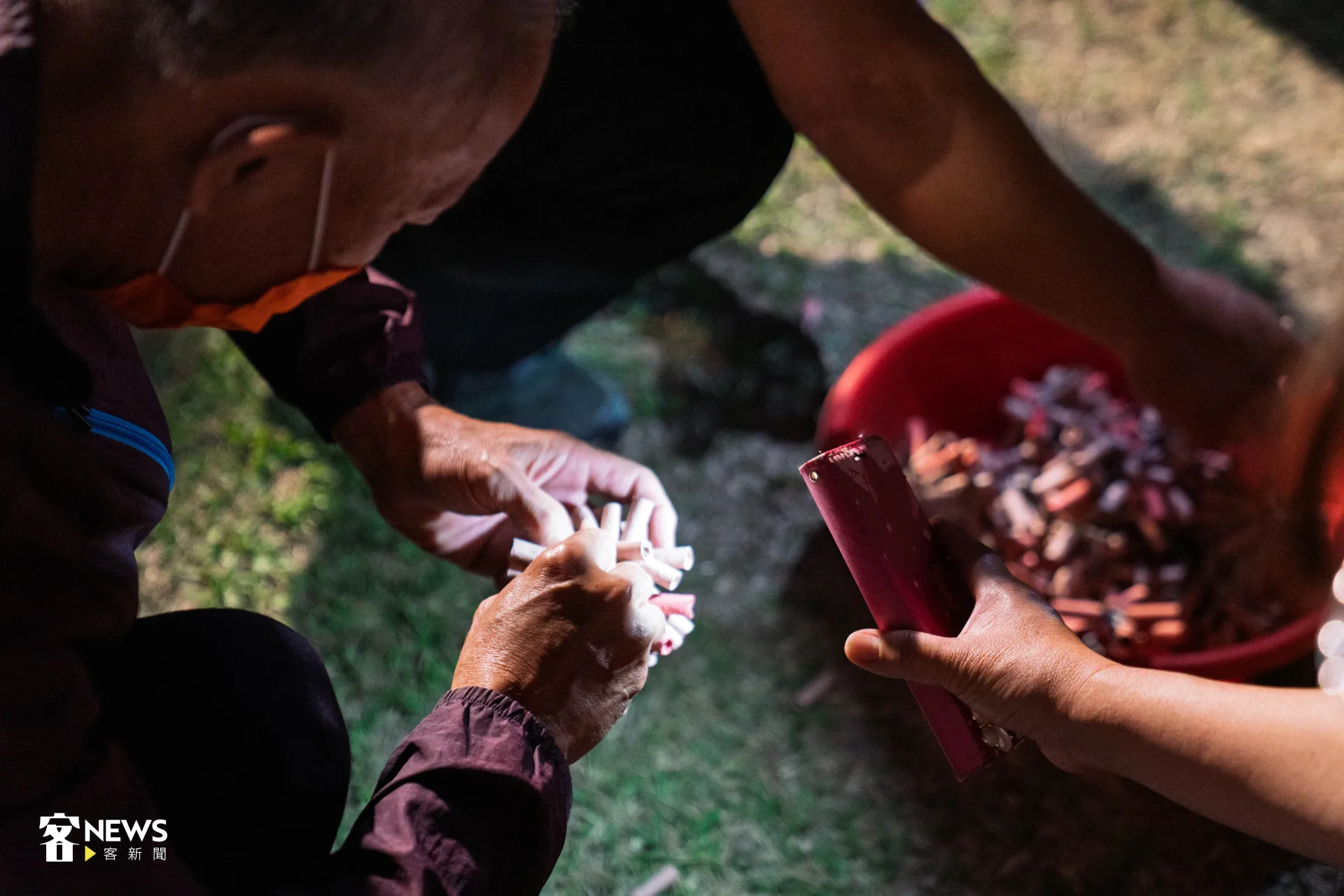 怎麼將鞭炮捆緊也影響成為攻進炮城的關鍵。范修語攝