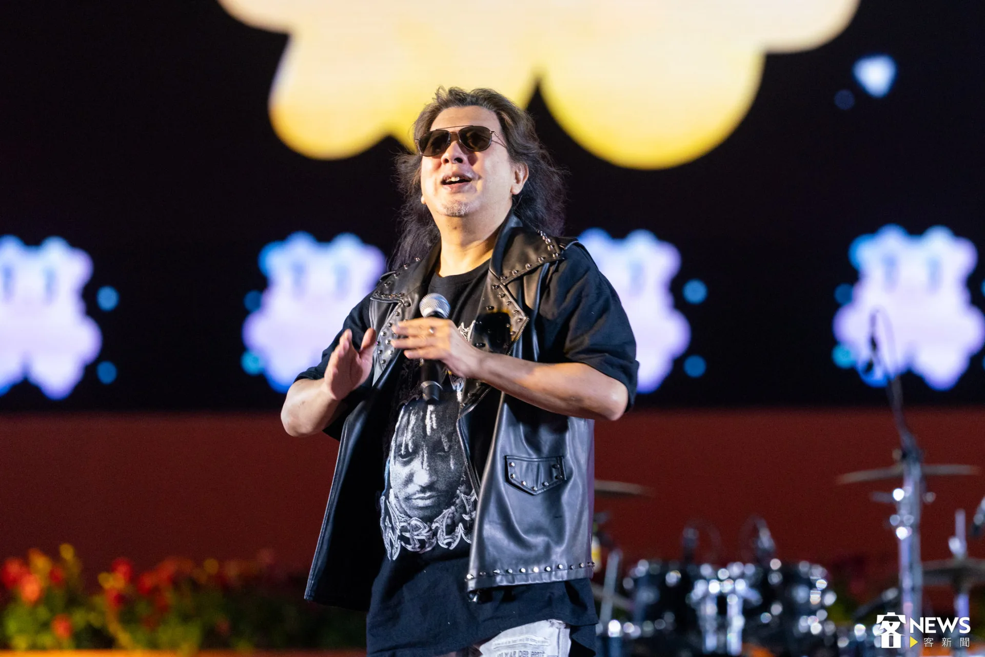 搖滾童謠在強風中依然活力滿滿，搭上劉劭希獨特的金屬嗓音，炒熱現場氣氛。朱愷元攝