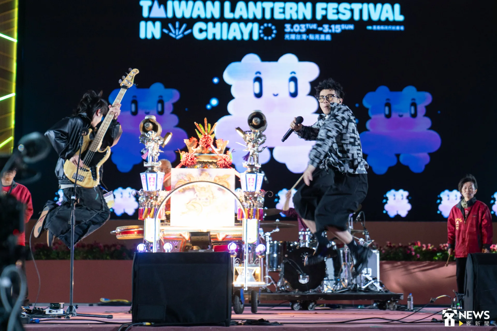 歐比王X神棍樂團炸翻嘉義燈會主舞台！朱愷元攝