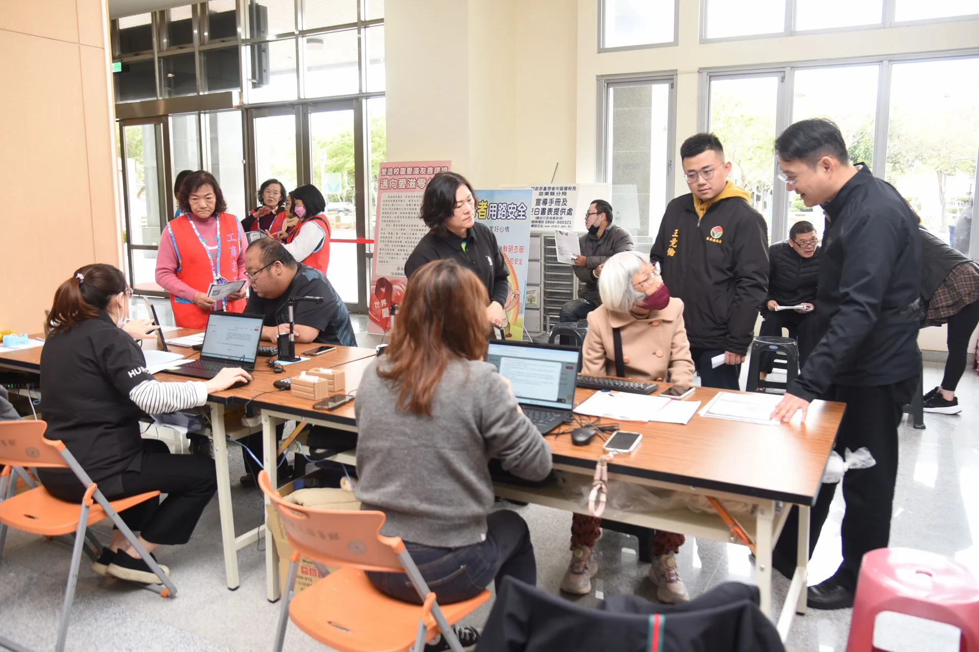 苗栗縣首棟社會住宅「明駝好室」今天起開放申請。