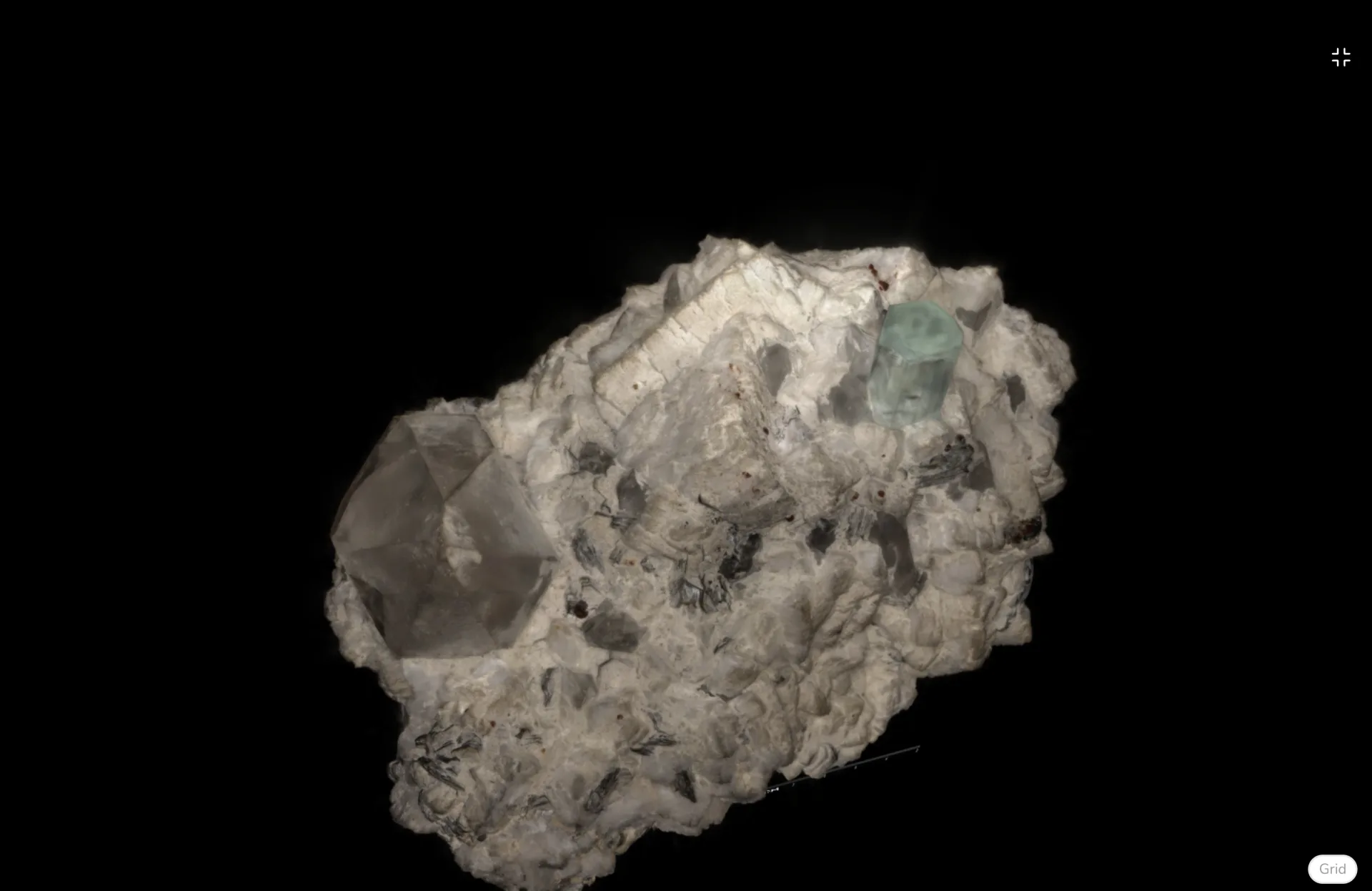 創新技術在處理礦物反射時，可以完整呈現其隨角度變化的光澤效果。圖為海藍寶石。翻攝自精選典藏網