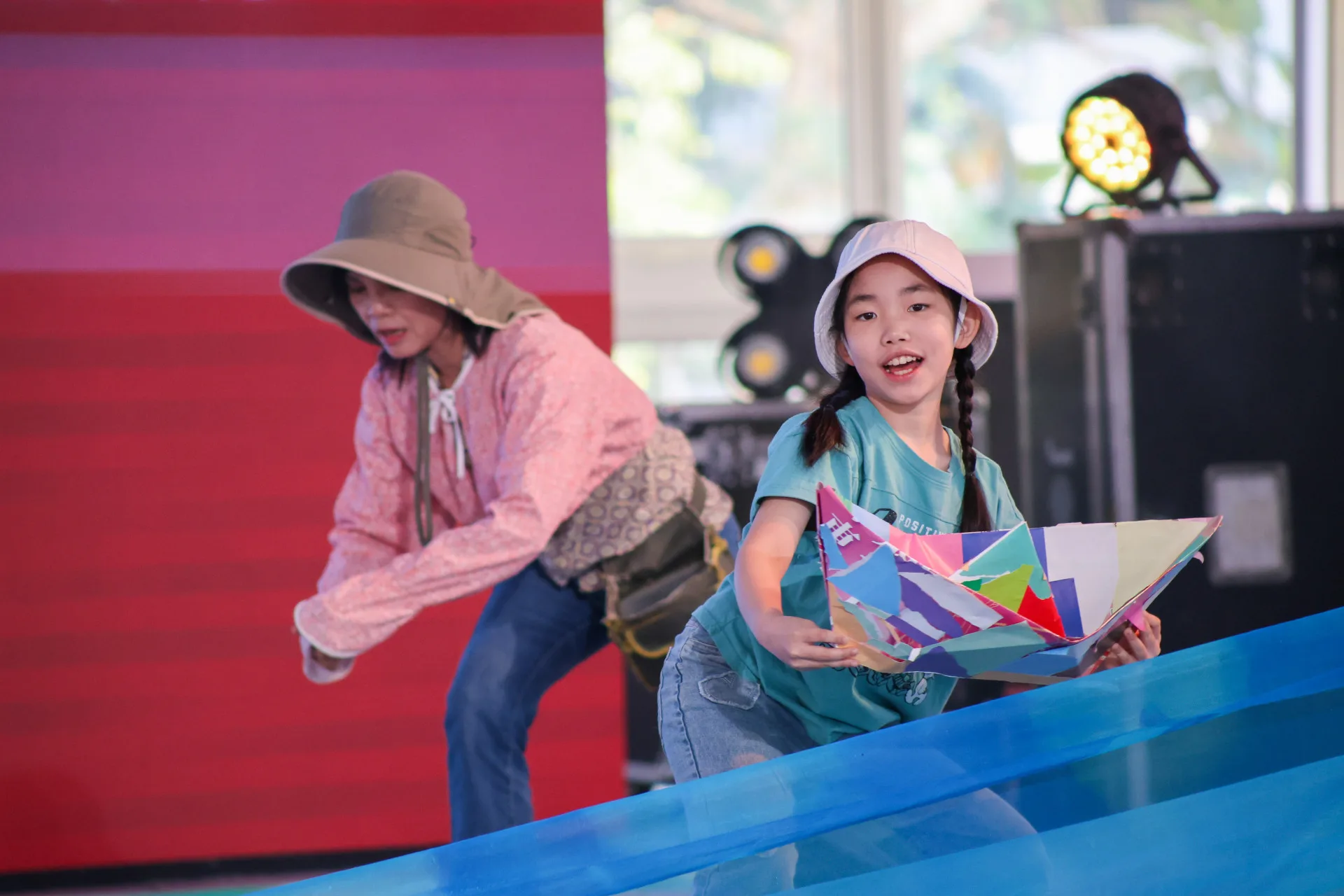 青楓舞劇坊演繹東勢山城困境，奪下客語短劇比賽特優與最佳劇本獎。客家委員會提供