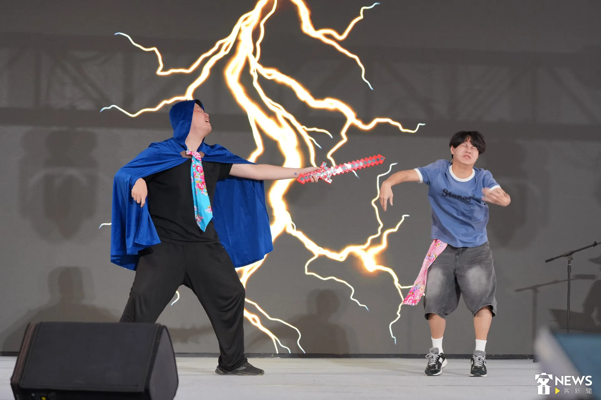 FadFad伐木工劇團劇情呼籲「要講客語」的情節。李台源攝