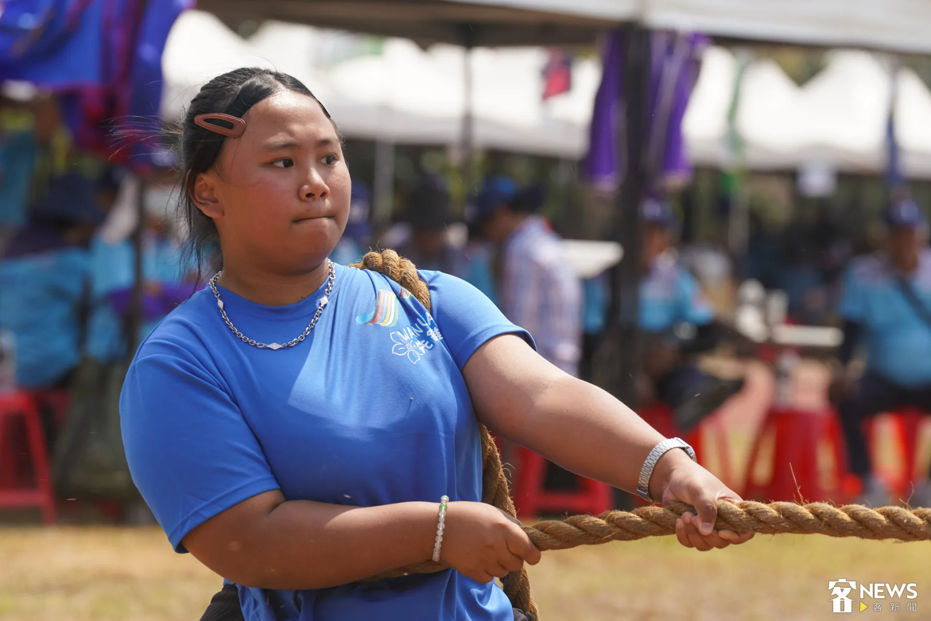 萬巒國中國二的學生謝祈恩擔任六堆運動會拔河隊教練。朱愷元攝