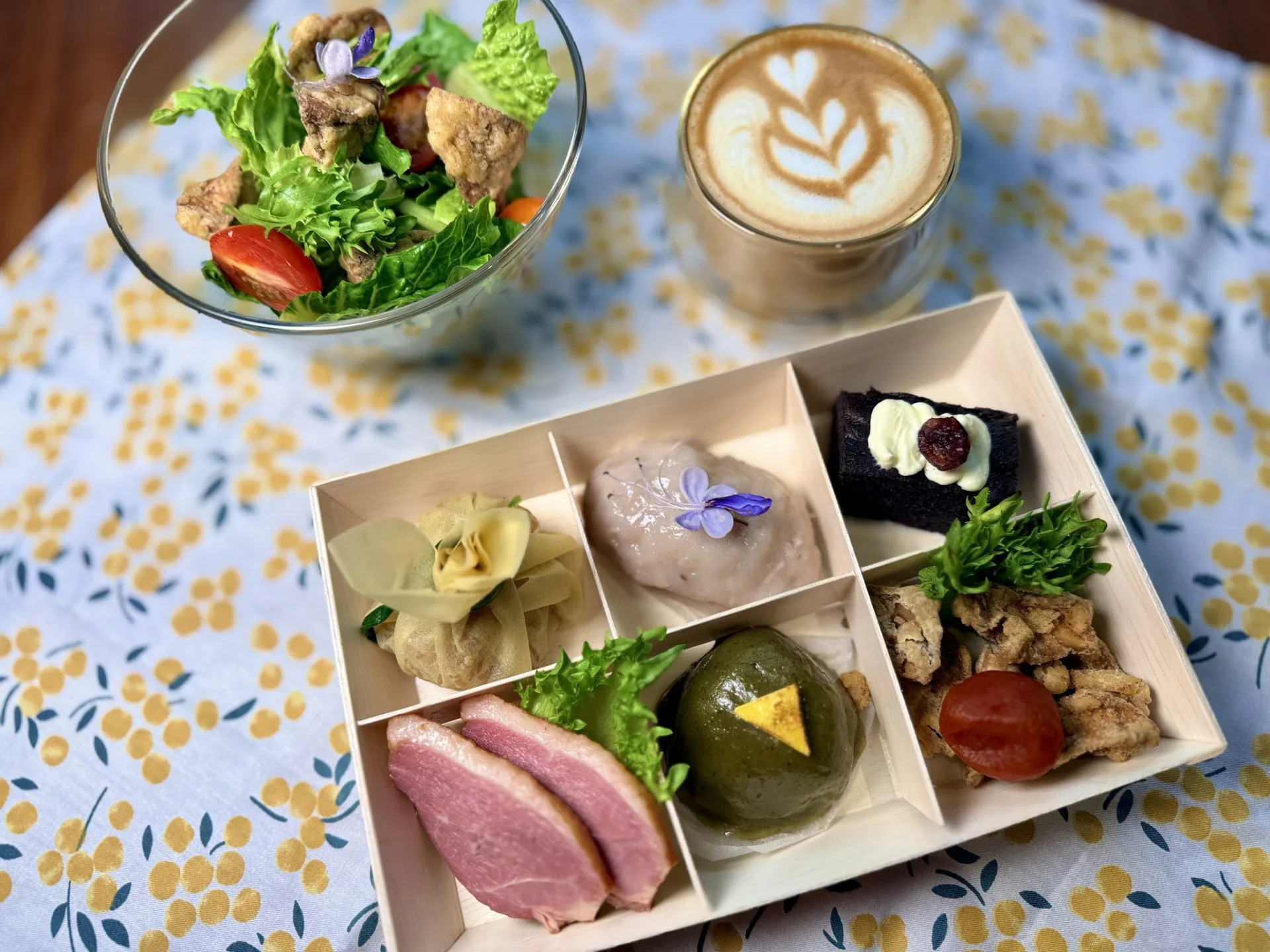 春節試營運推出的便當菜色,詮釋六種竹田旬味。翻攝自竹田頓物驛臉書