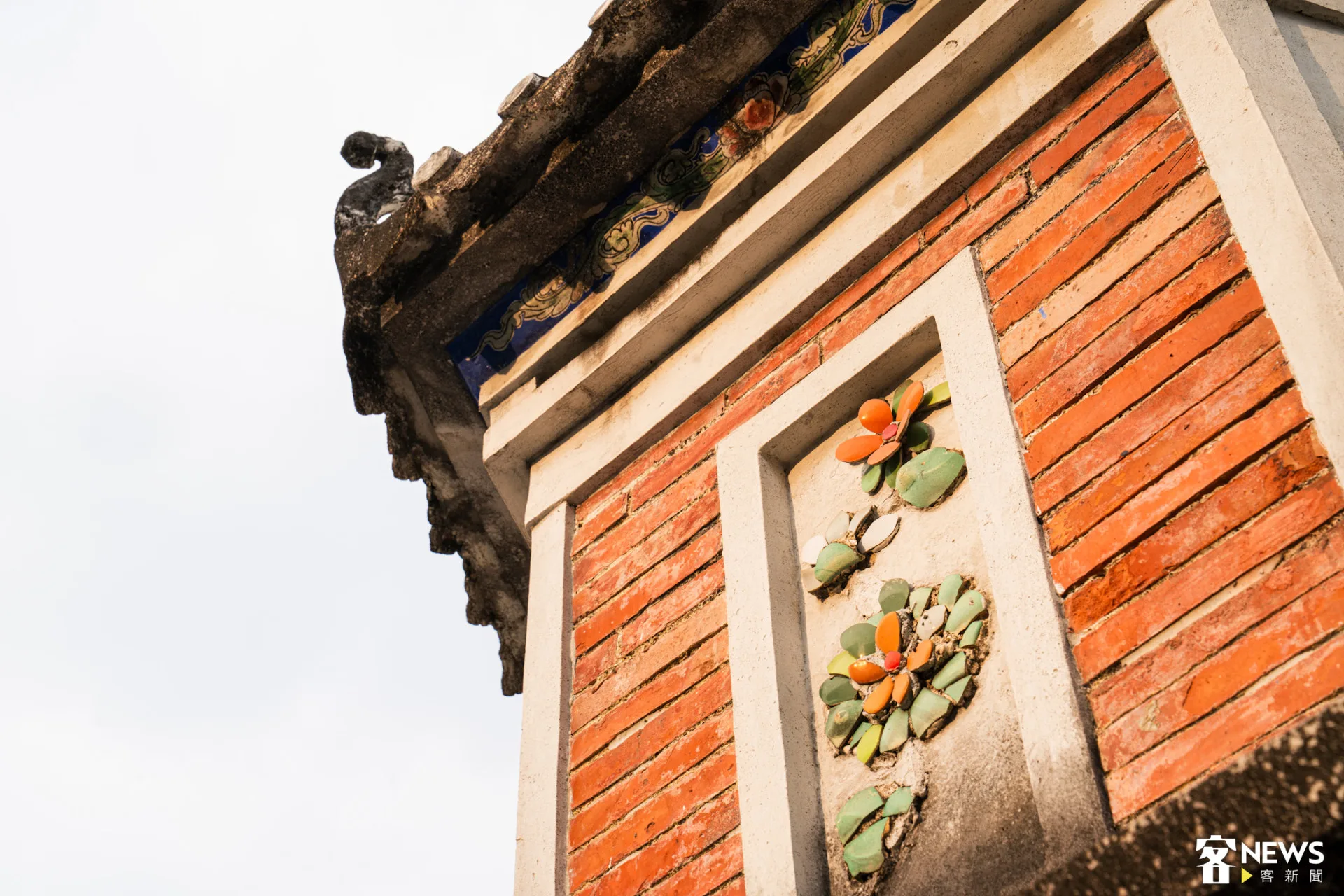 到瀰濃庄敬字亭感受客家先人對文字的敬重。朱愷元攝