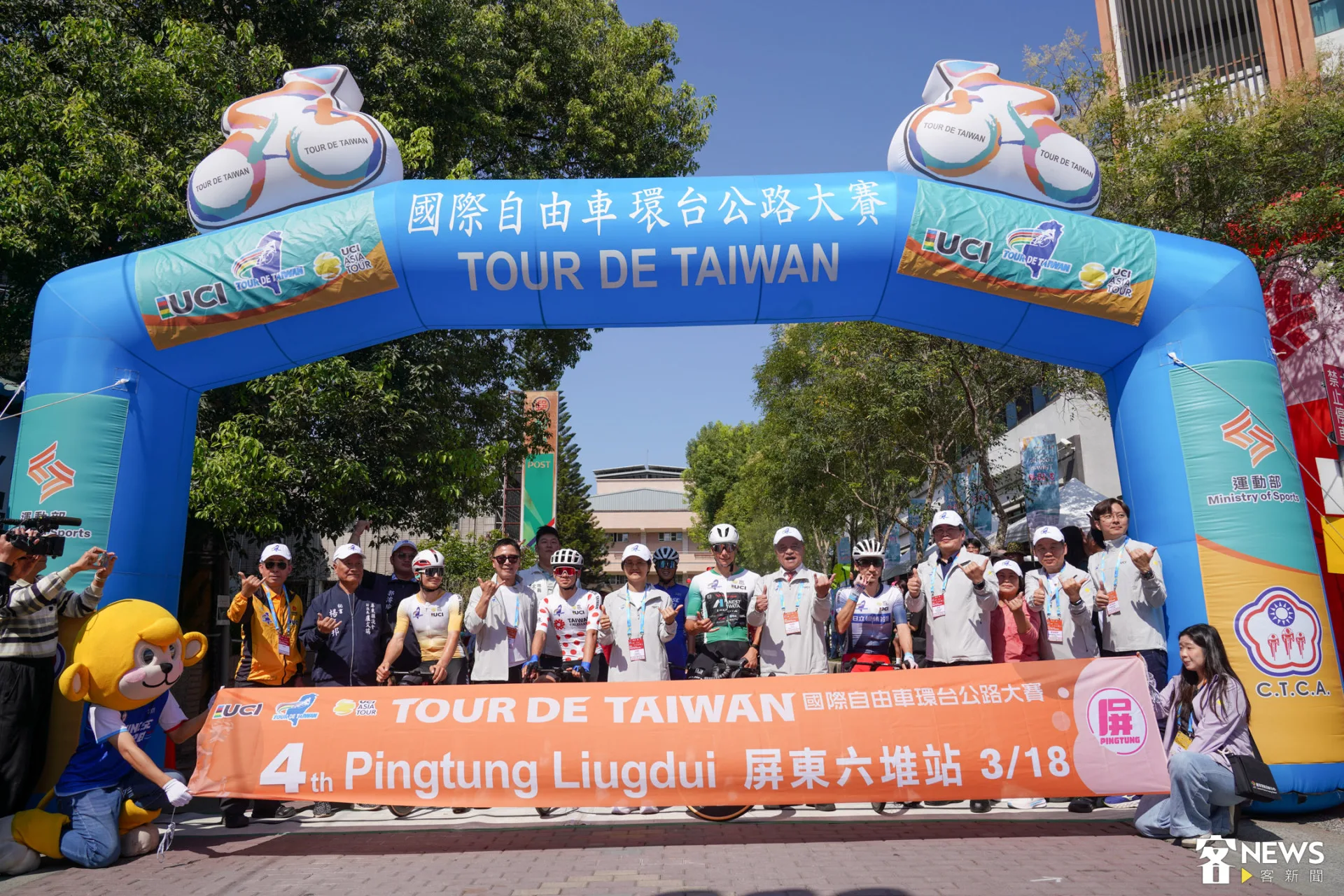 環台賽六堆站盛大展開，選手湧入客庄賽道準備廝殺。朱愷元攝