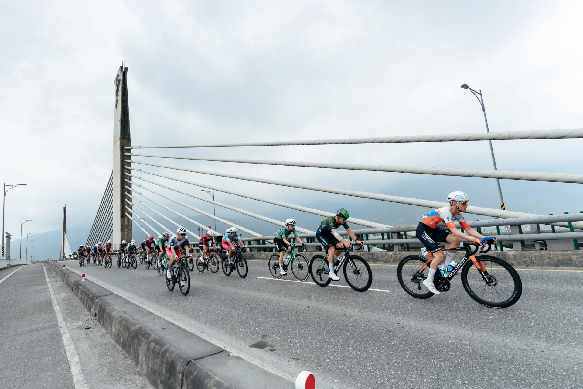 幸福台三線站路線行經花蓮新豐平大橋。客家委員會提供