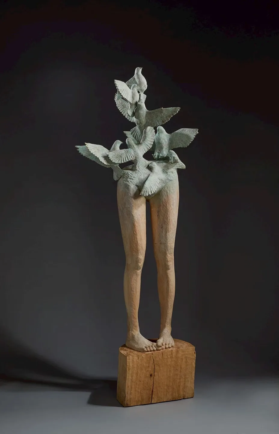 2025年當代木雕大獎得主林虹妤作品《破空》。苗縣府提供