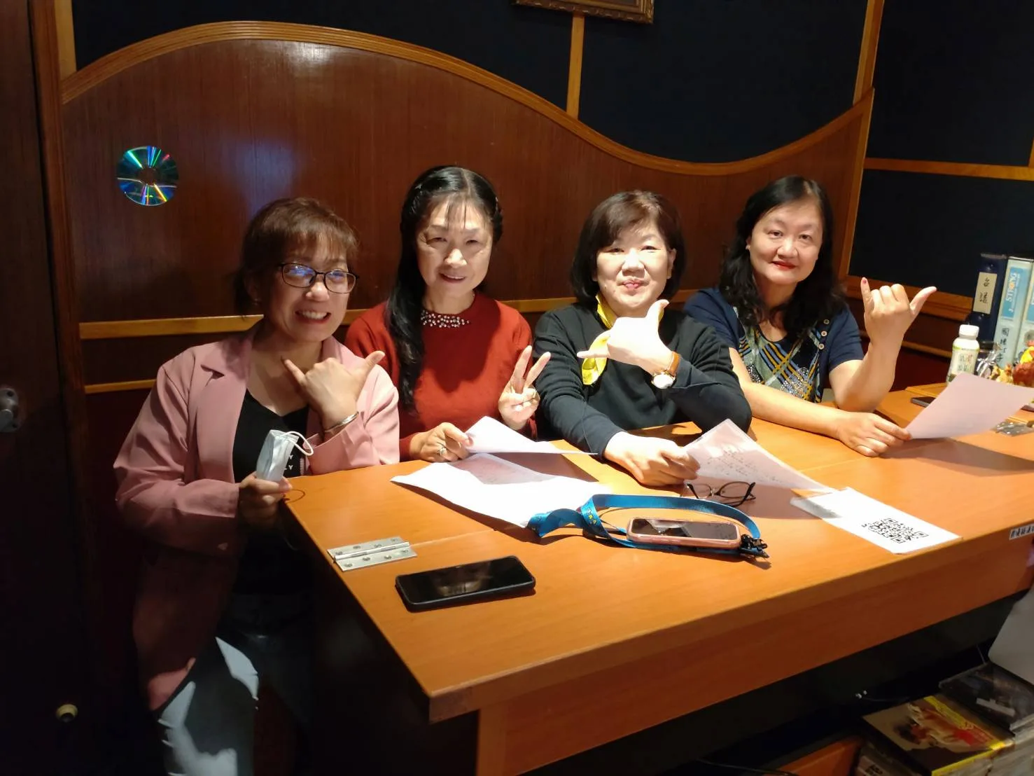 最新單曲〈夥房屋〉3月正式展開錄音，獻聲的是50名在地鄉親。陳雙提供