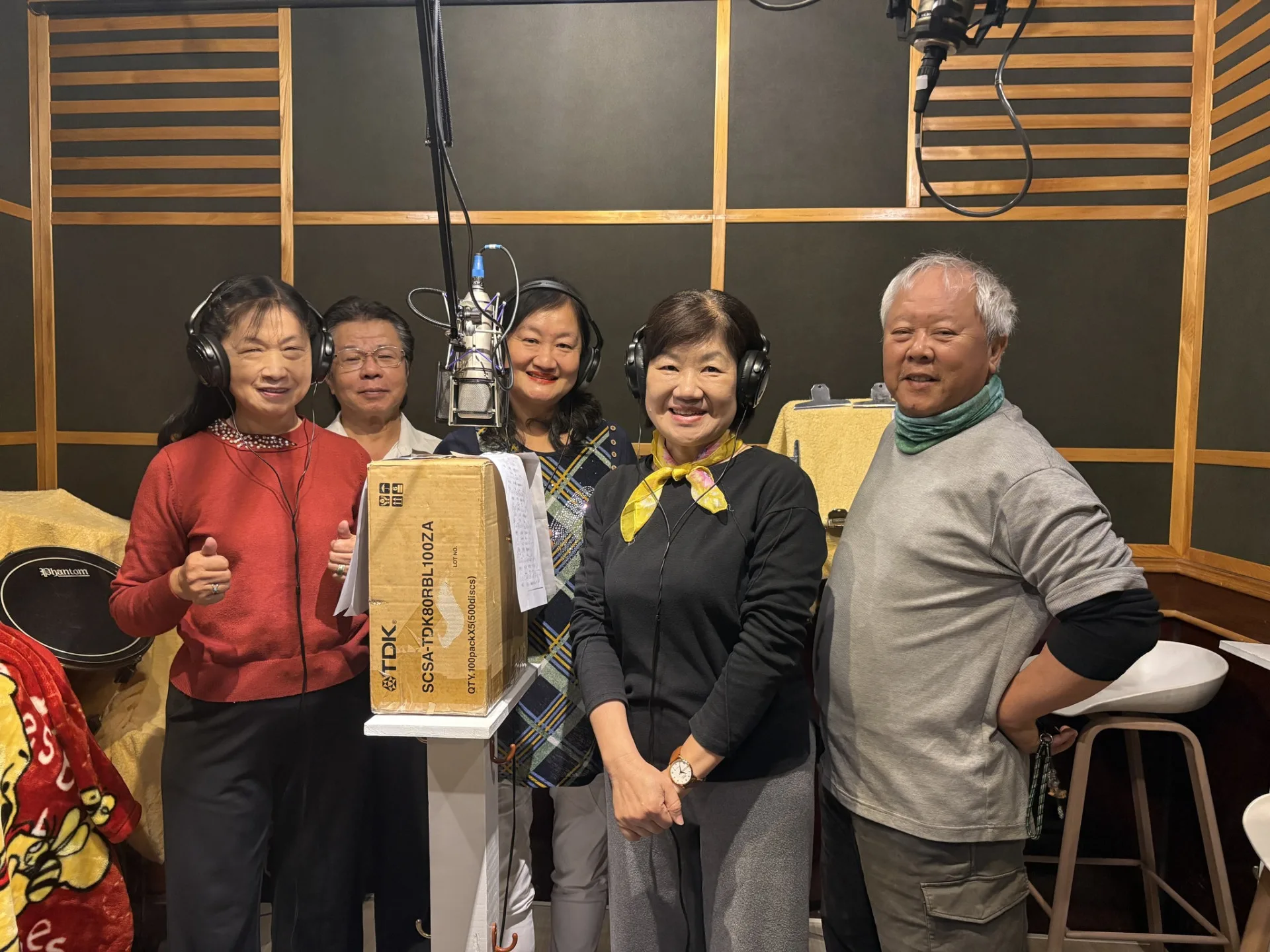 最新單曲〈夥房屋〉3月正式展開錄音，獻聲的是50名在地鄉親。陳雙提供