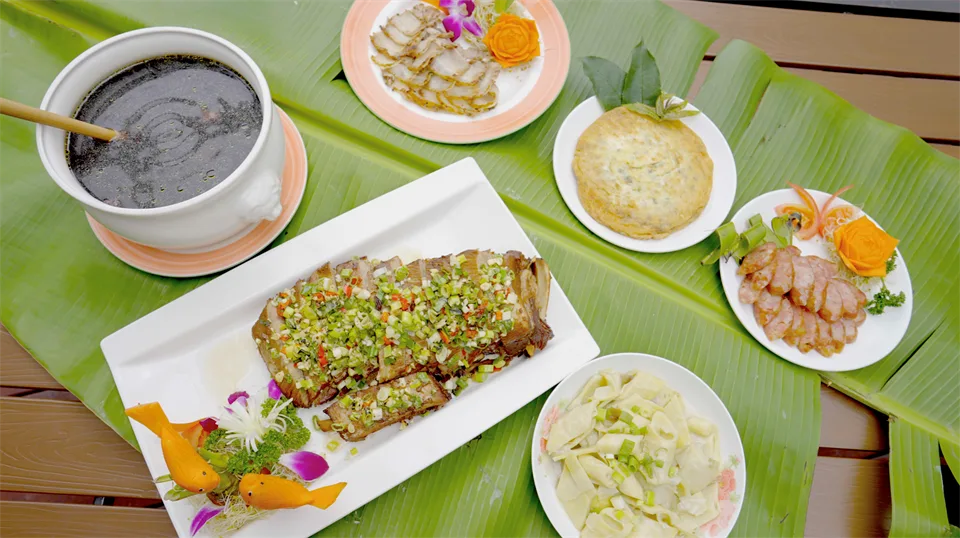 品嚐客家在地特色小吃，開啟一趟連結人文與山林的春季慢旅行。