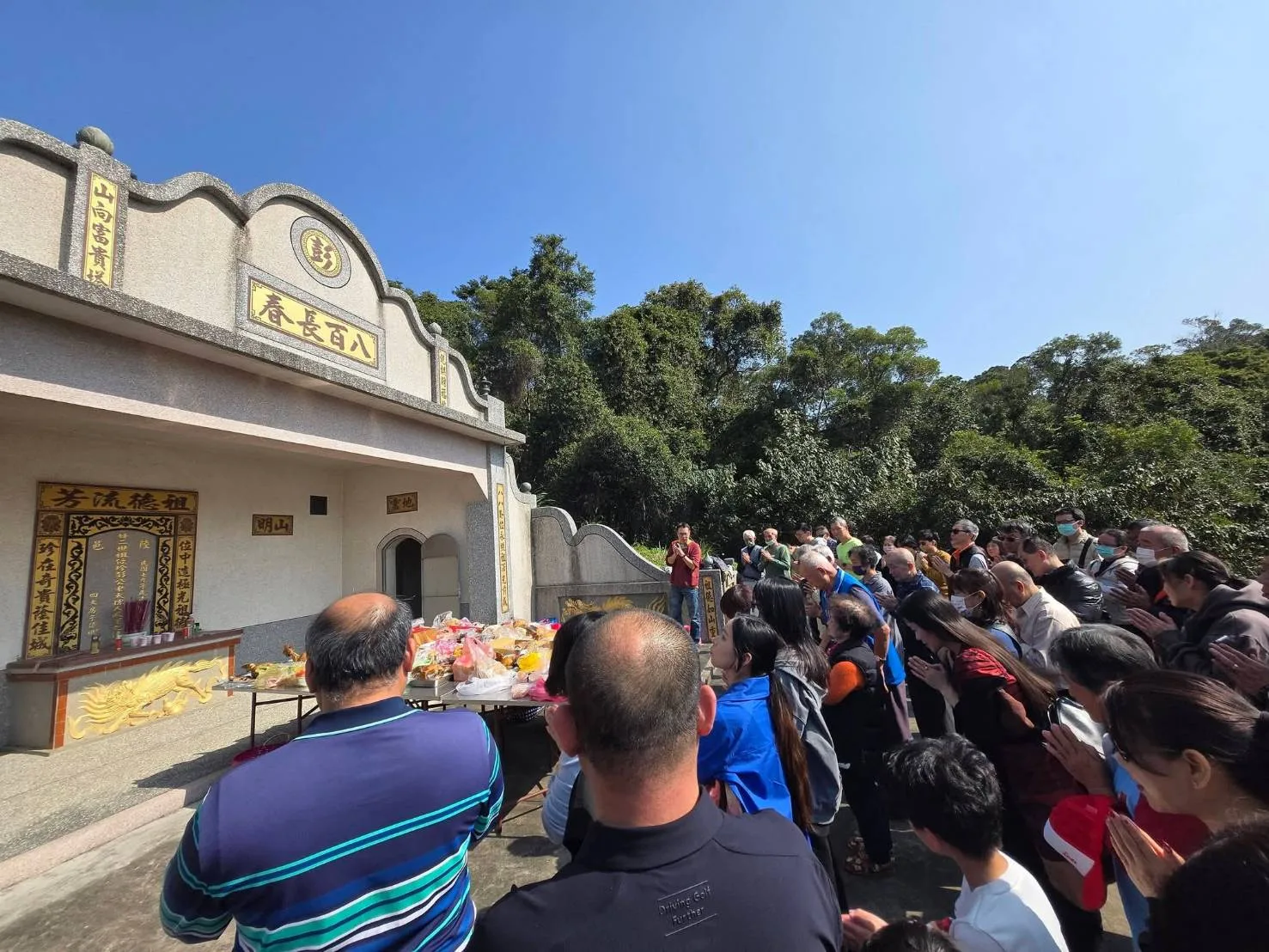 恙螨會停留於草叢中，伺機攀附到經過的人類或動物身上，清明掛紙期間民眾應多留意。客新聞資料照