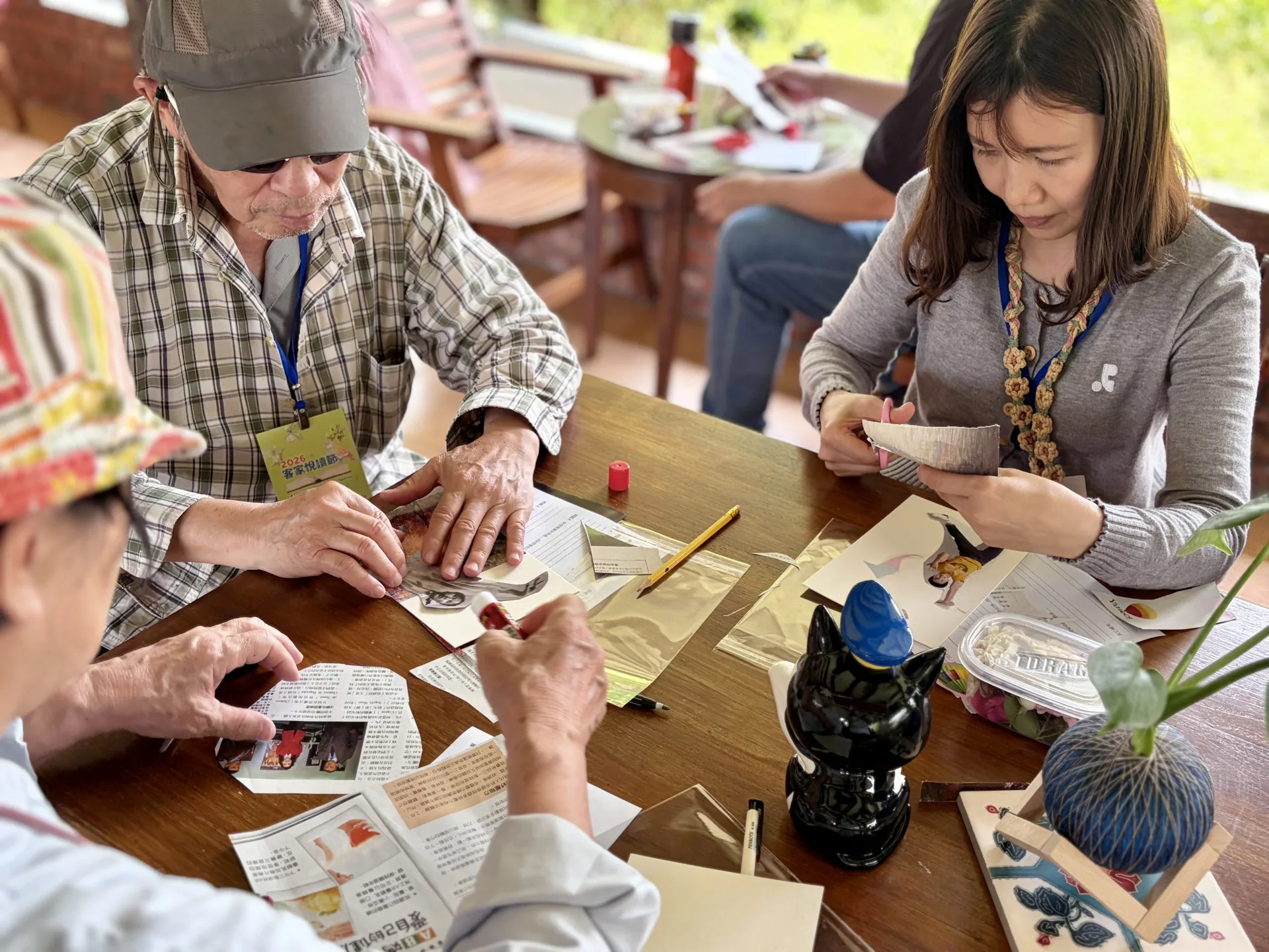 客家悅讀節手作體驗引導民眾閱讀內心。高雄市客基會提供