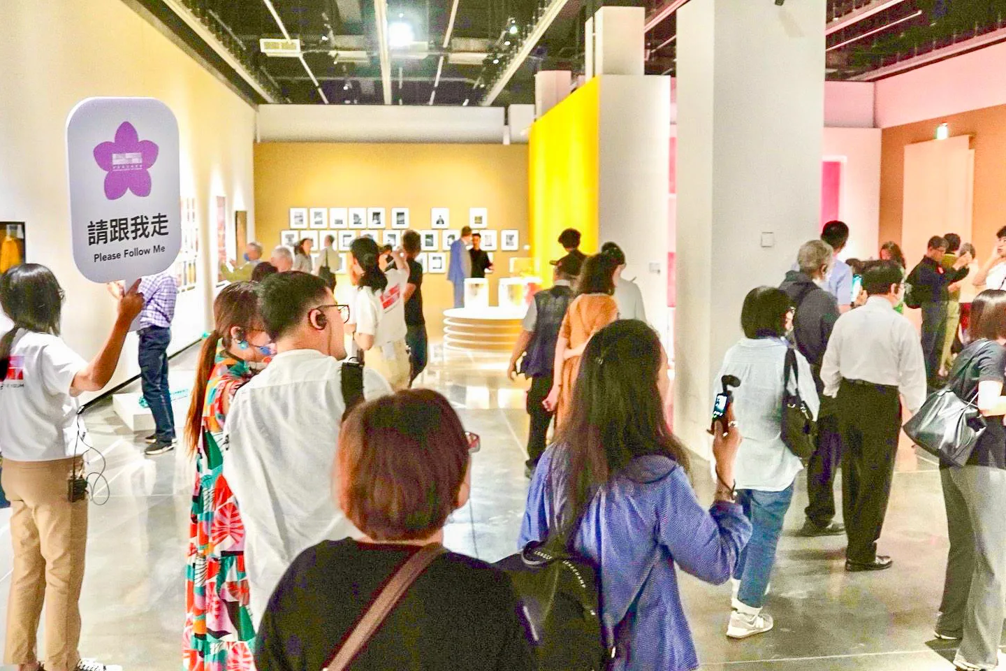 屏東縣立美術館明天正式開幕，今天邀請藝文人士先行參訪。屏東縣政府提供