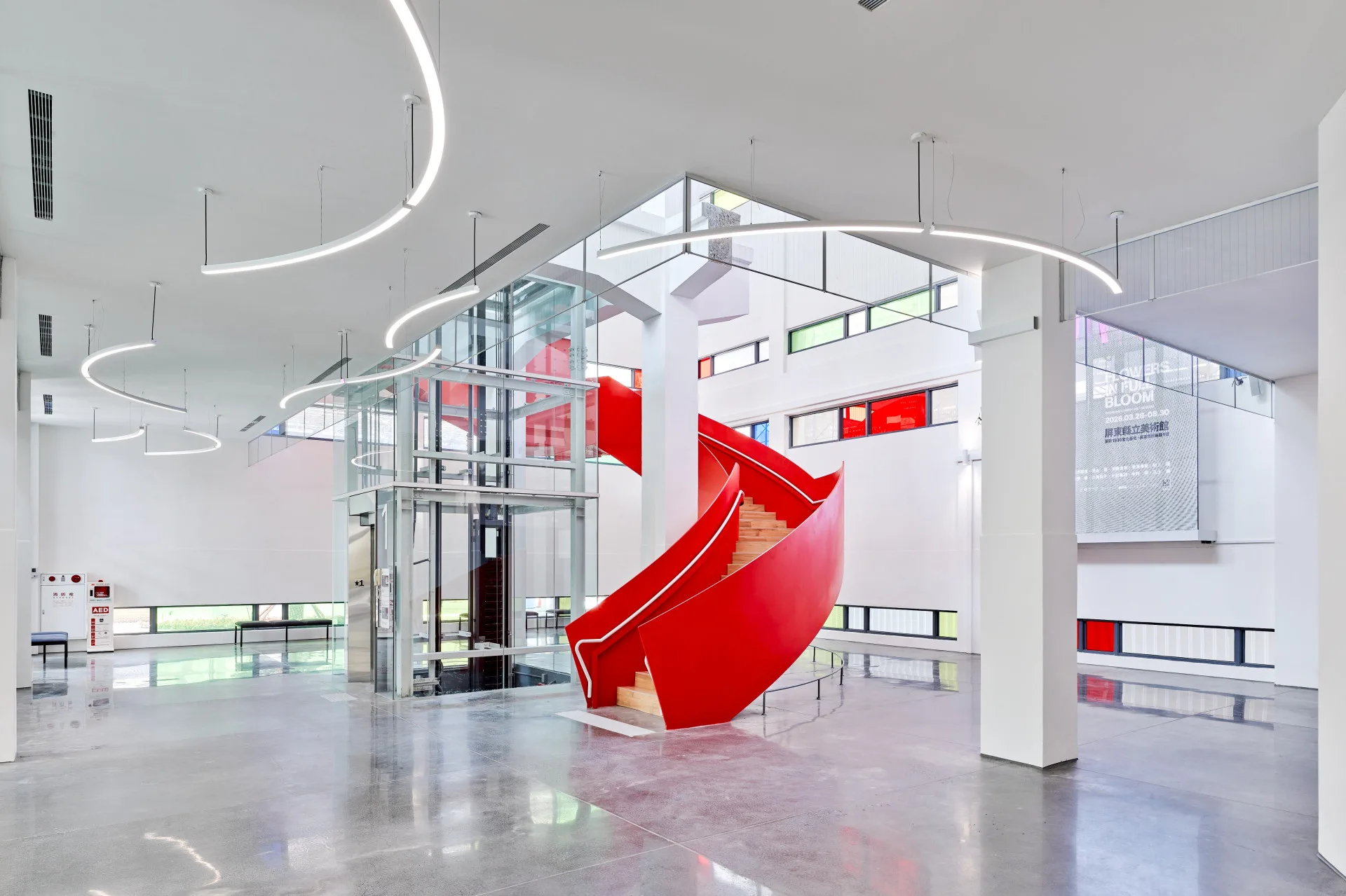 屏東縣立美術館（屏菸屏美館）以屏東菸葉廠14號倉庫為基礎，將在明天正式開幕。屏東縣政府提供