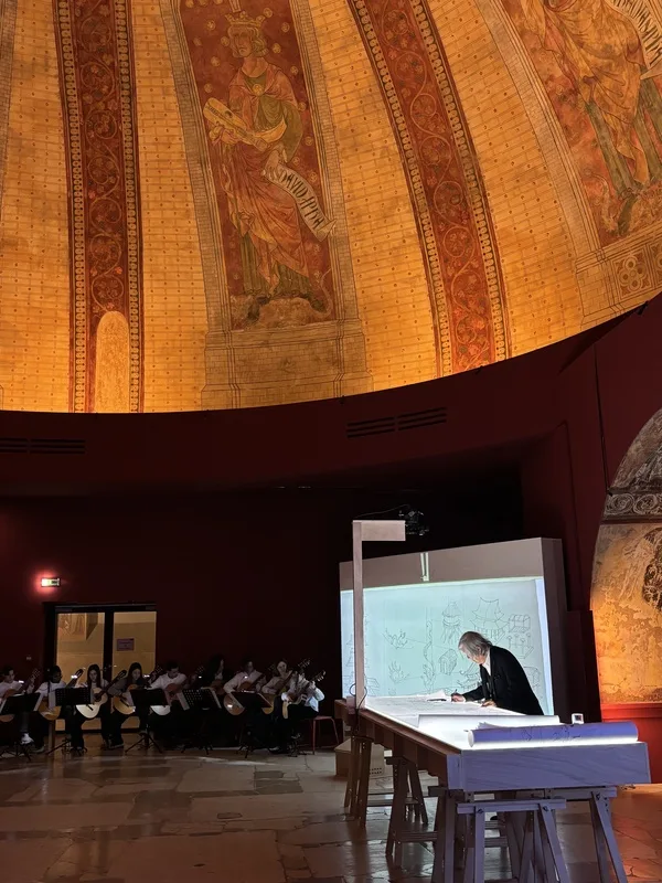 李乾朗3月26日至4月12日駐館巴黎手繪台灣建築。中央社