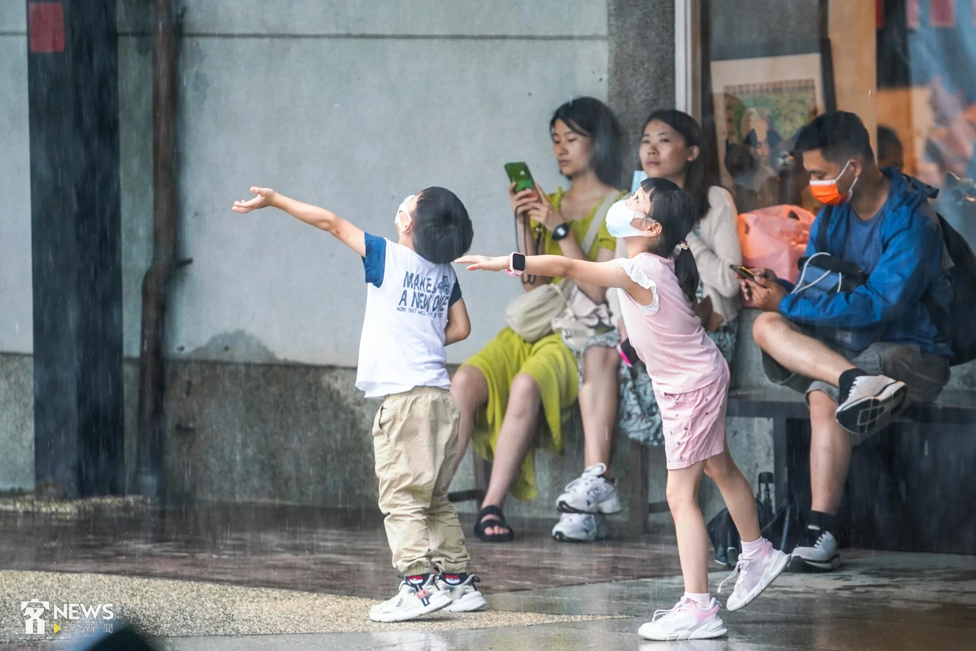 中部以北春雨來襲！週日轉晴氣溫熱如夏　下週鋒面再報到
