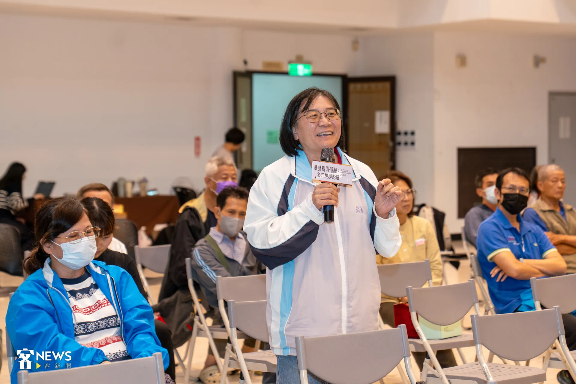 來自各行各業,有手語翻譯員、成大學生、美術館志工、講客廣播電臺聽眾、客語薪傳師等,眾人踴躍分享觀後感。洪藝晅攝