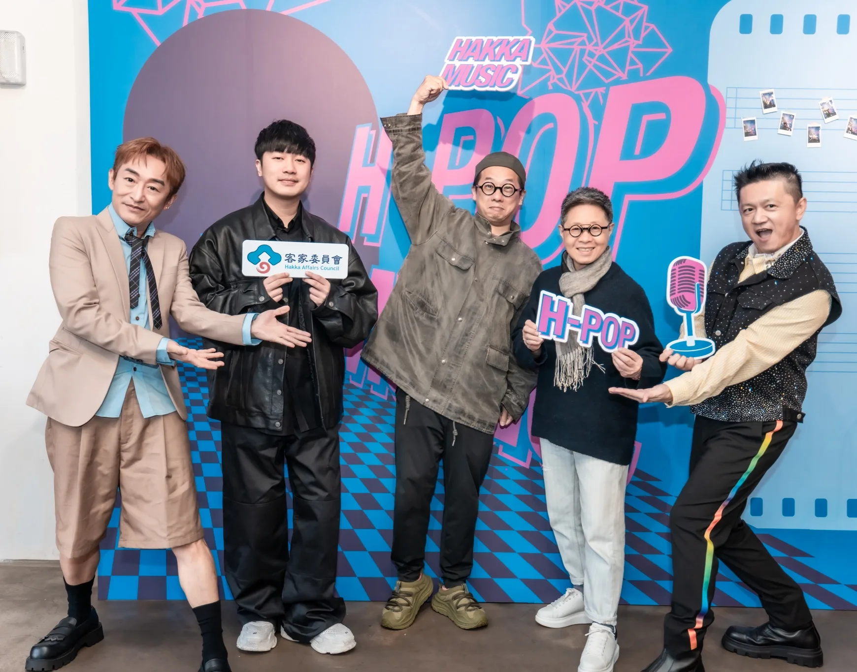左起音樂人徐哲緯、彭柏邑、柯智豪、丁曉雯、袁永興出席客家流行音樂座談交流會。新視紀整合行銷提供