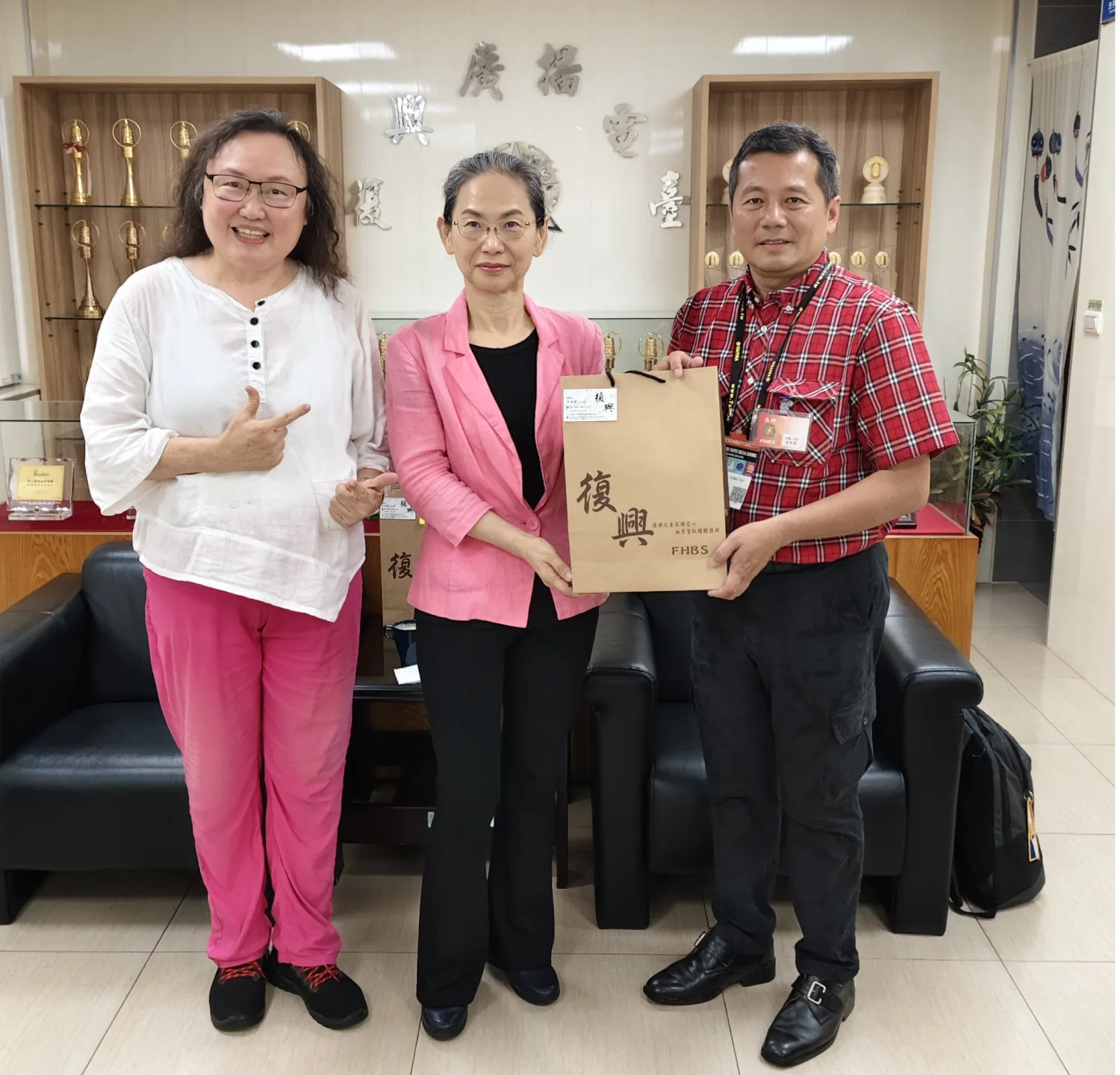 復興廣播電臺奪葛蕾西獎　訴說台灣外交前線的默默付出