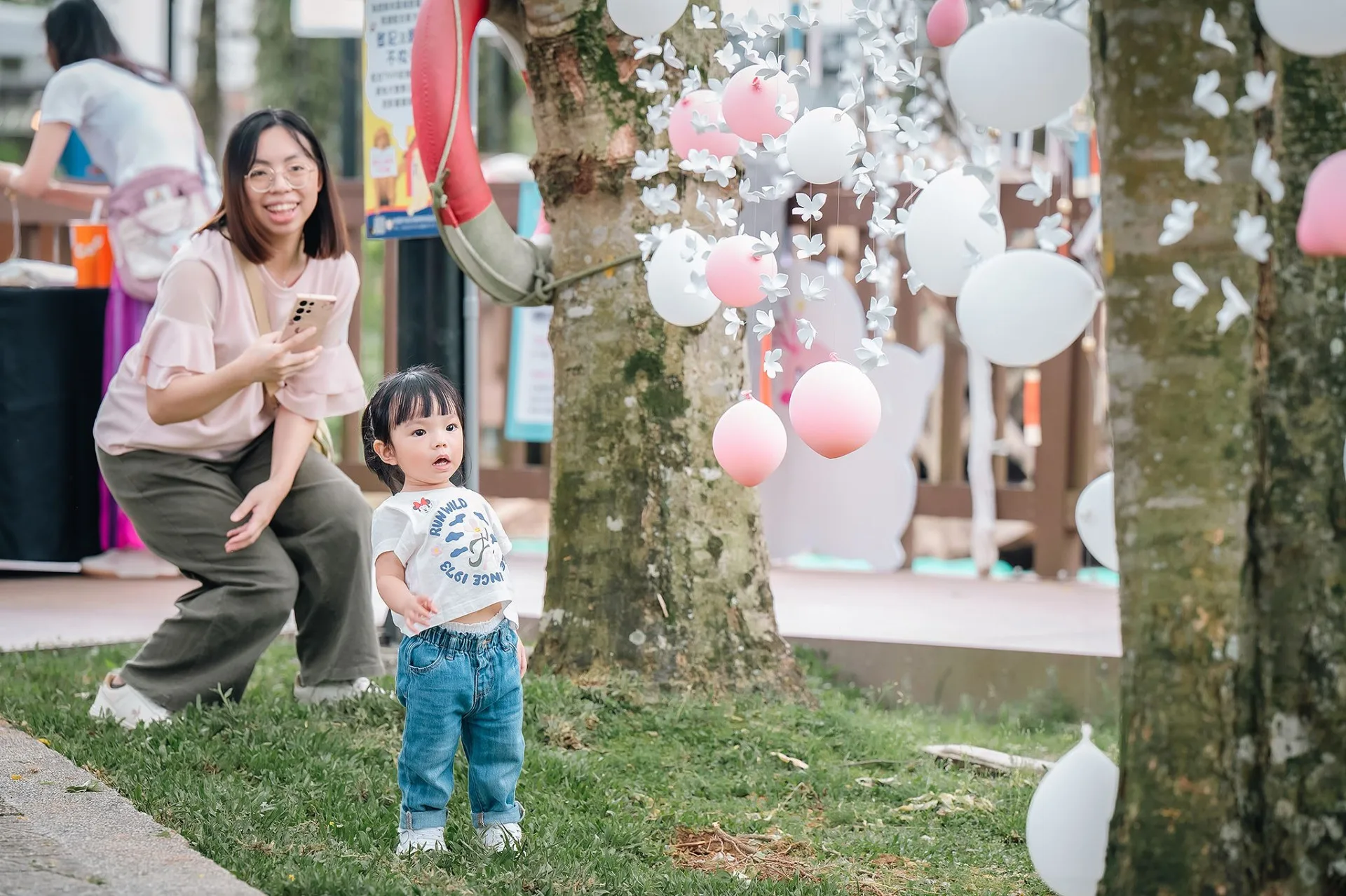 客家局說明，2026桃園桐花祭將於4月18日至5月9日登場，規劃楊梅、龍潭、大溪、蘆竹及龜山等5大賞桐展區。桃園市政府提供