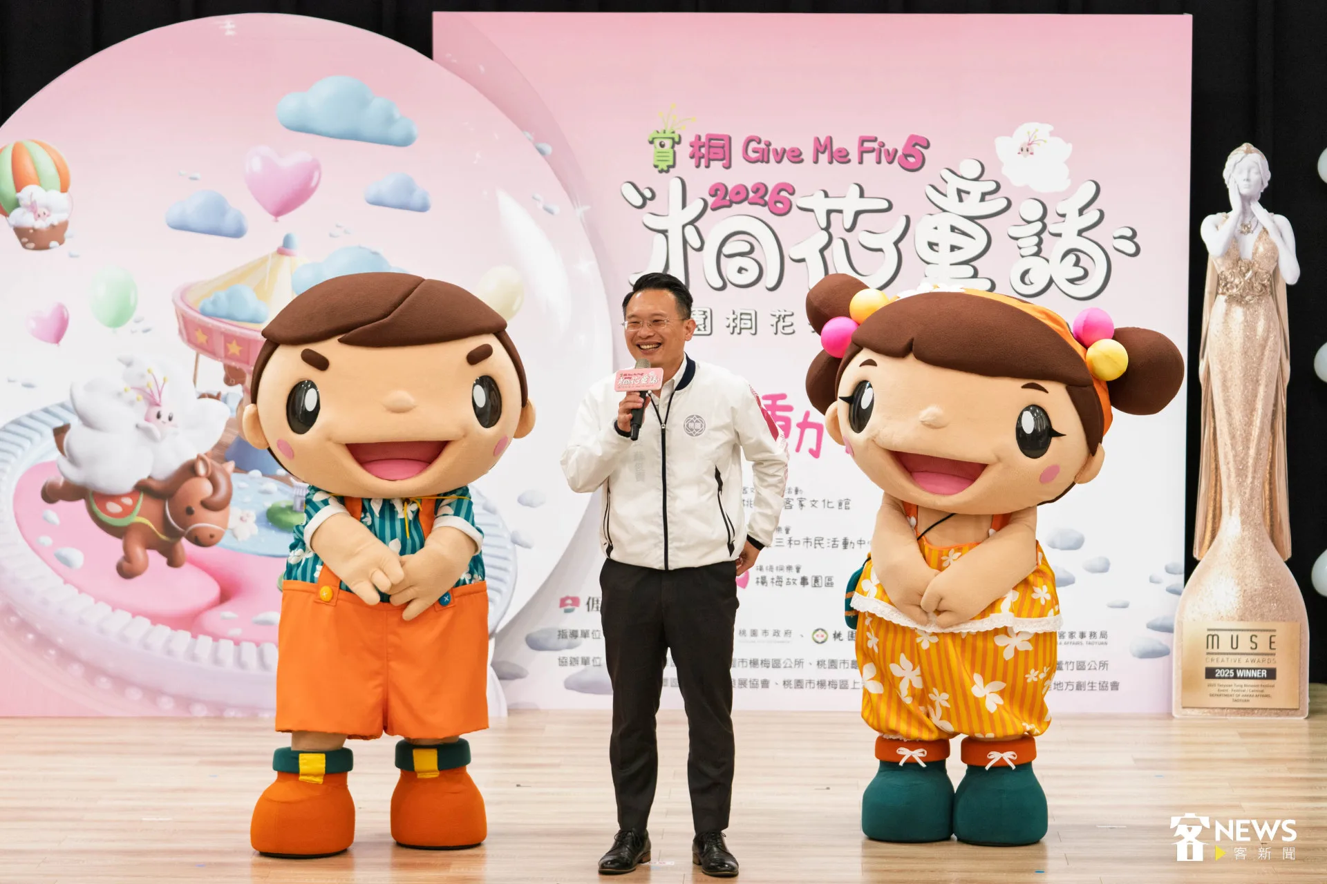 桃園市副市長蘇俊賓表示，桐花的故事可以說一個禮拜都說不完。范修語攝