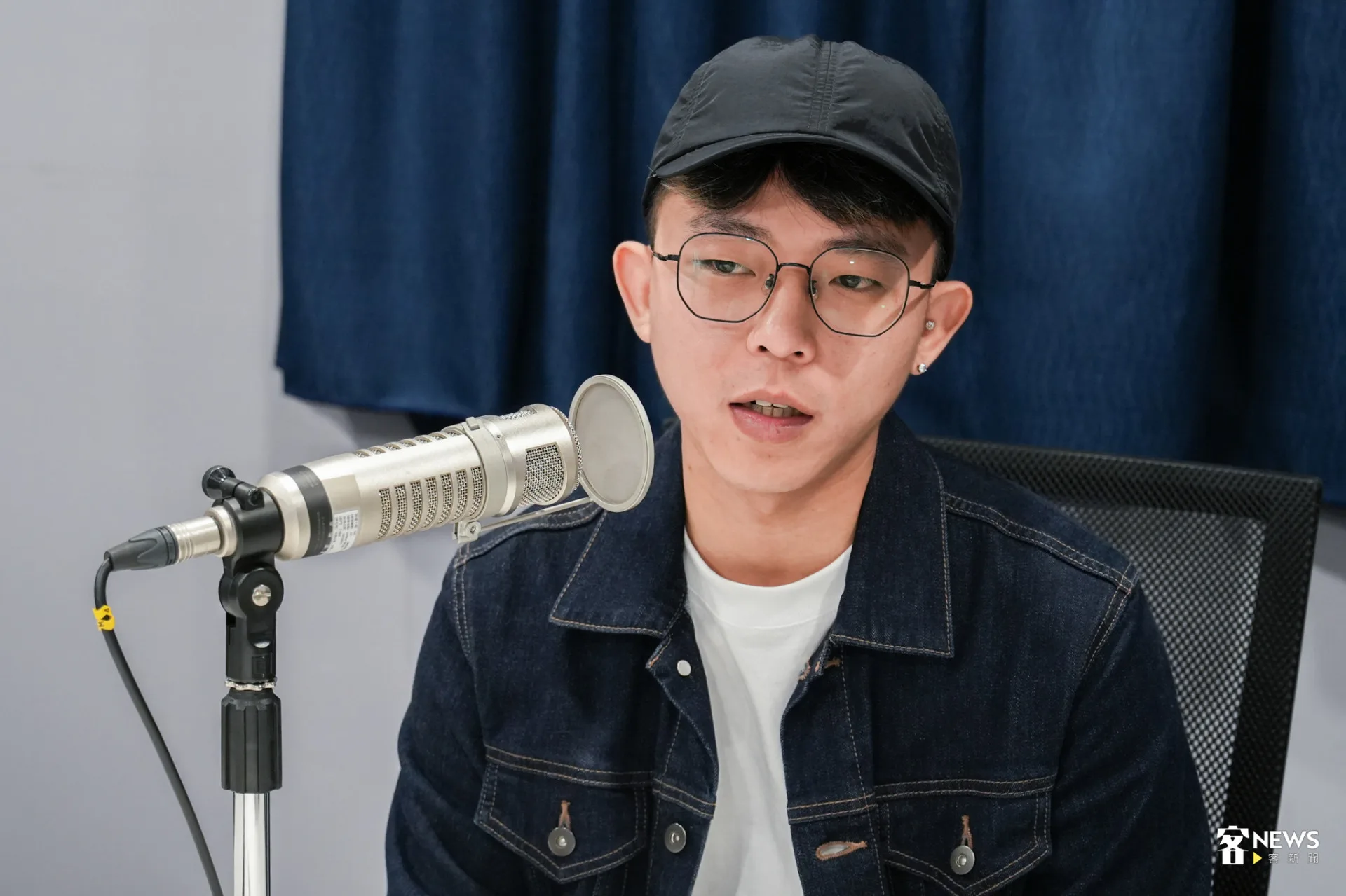 33歲的新銳導演朱平近日受邀至講客廣播電臺，分享《都市開基祖》拍攝理念。蔡依璇攝