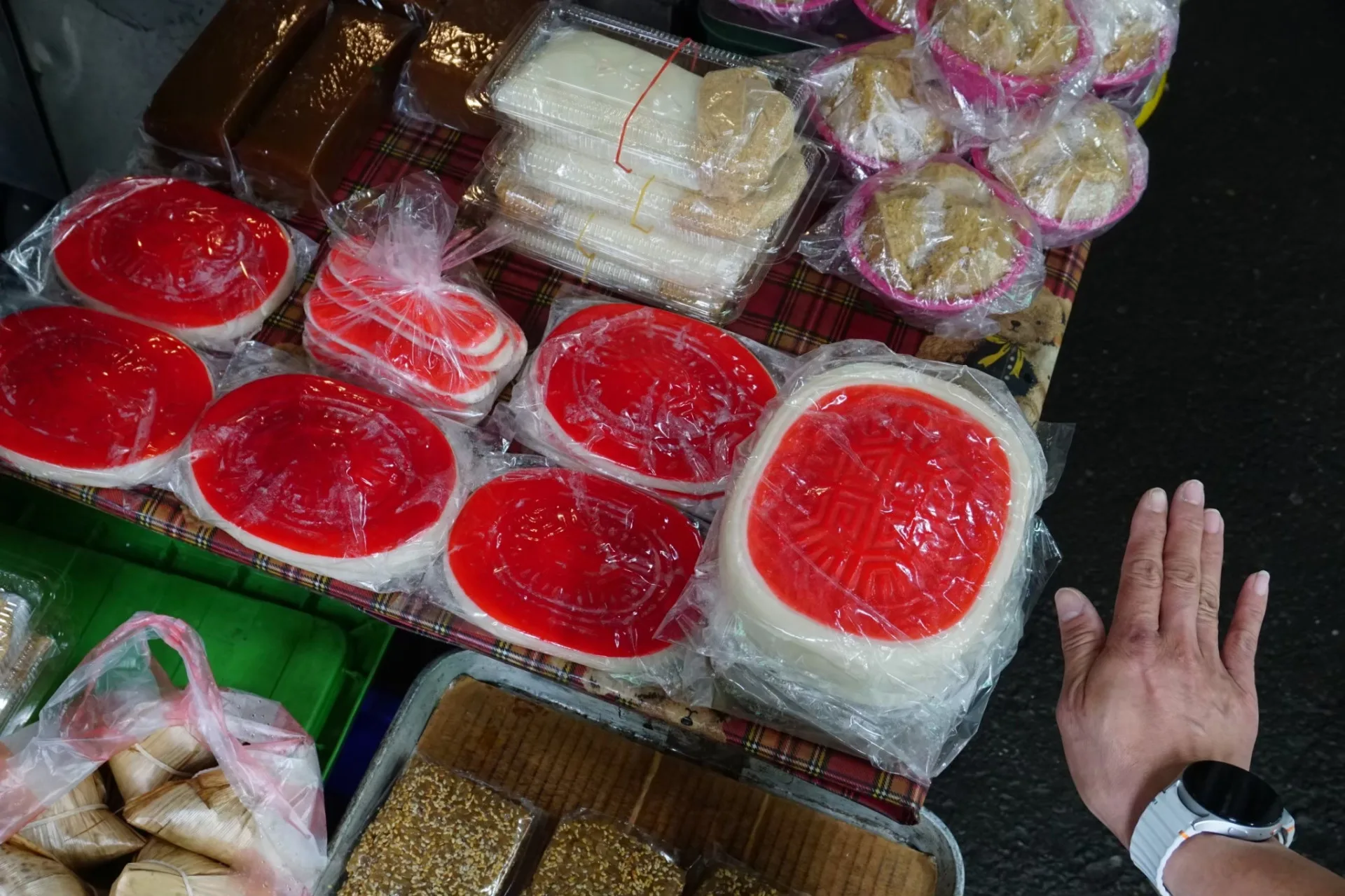 蘿蔔粄、發粄、紅粄、新丁粄，多樣粄食是客家遊子難忘的滋味。客委會提供