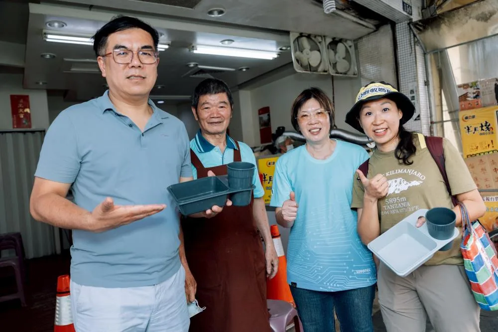 淨零轉型從信仰出發！環境部攜手大甲鎮瀾宮，推動環保遶境飲食新文化，圖為循環餐具。環境部提供