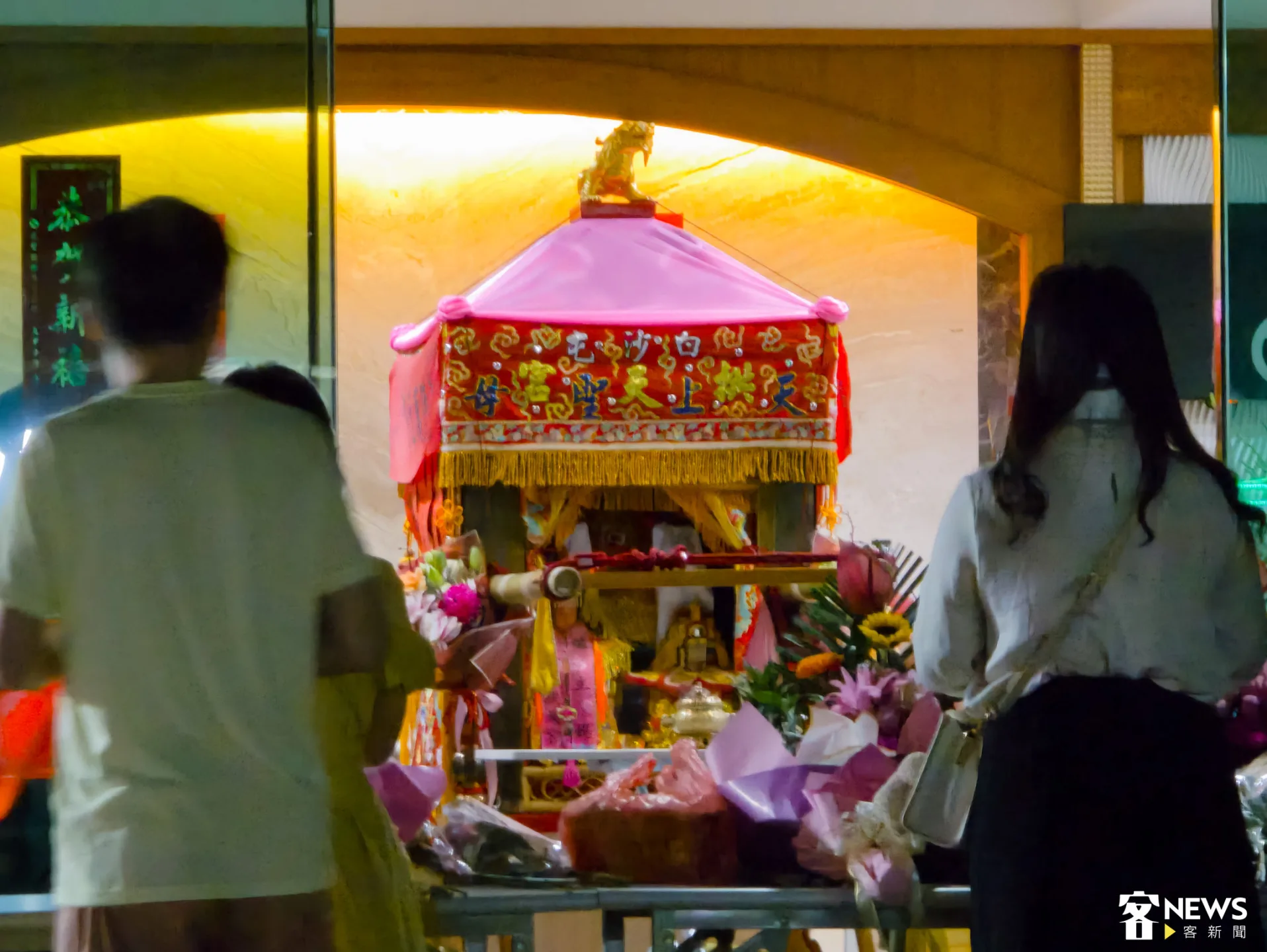 白沙屯媽祖晚間駐駕笠毅公司，預計明天凌晨2時起駕。朱愷元攝