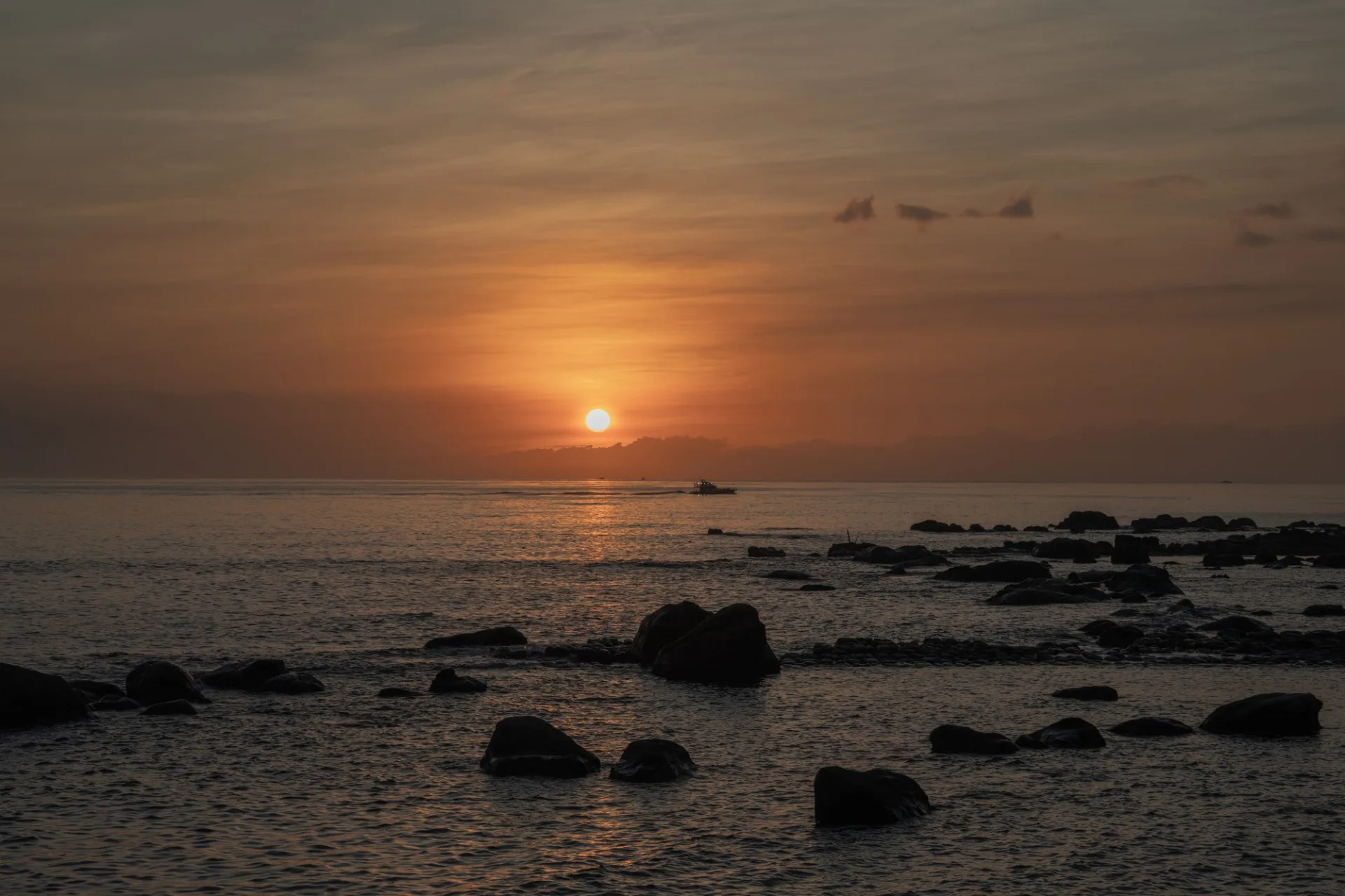 和平島地質公園國際級日出美景，「開放營業外時間入園」預約。和平島地質公園提供