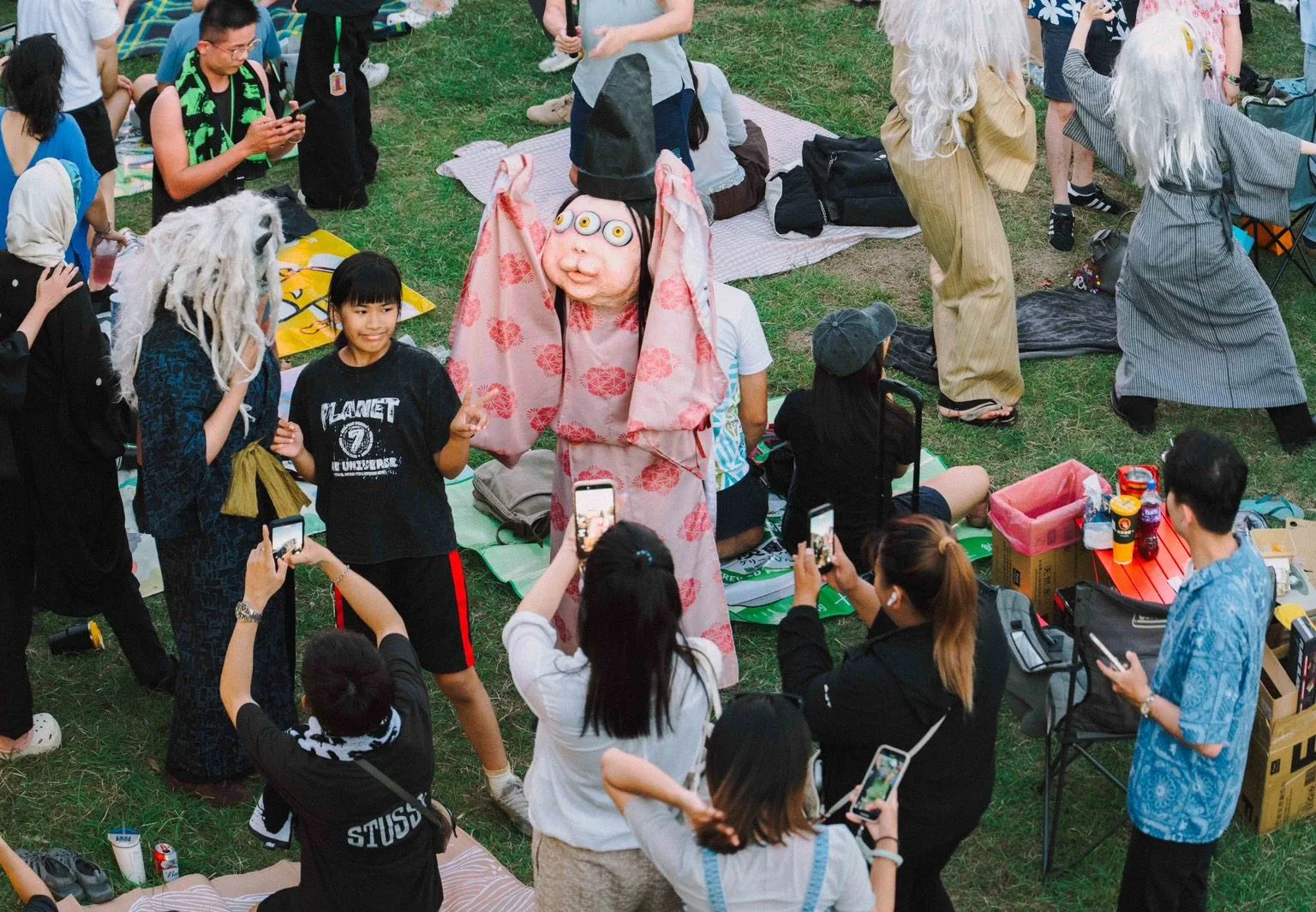 「東映太秦映画村」妖怪帶領民眾一同於恆春老街與墾丁大街展開的晝夜踩街活動,屏東縣政府提供