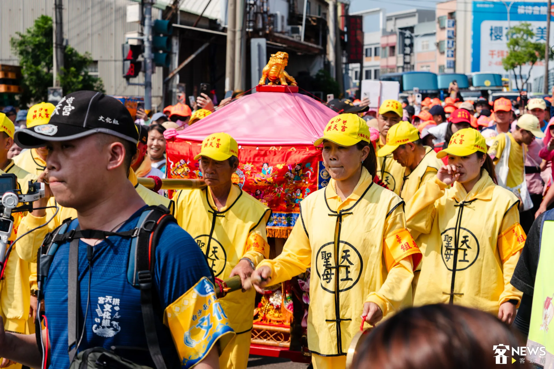 今年白沙屯媽祖徒步進香首度四媽相見歡，成為一大亮點。朱愷元攝
