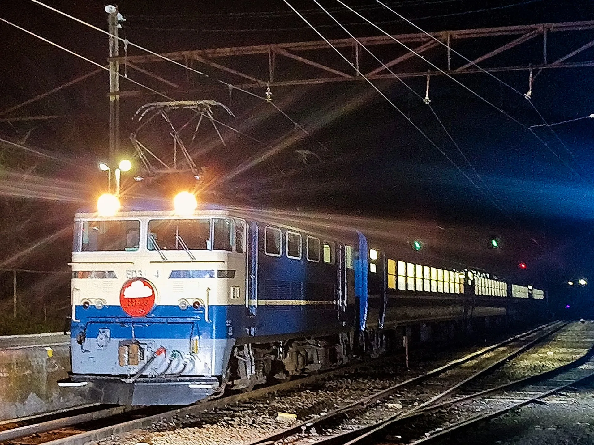 阿里山林鐵延伸日本鐵道之旅！期間限定票券互惠登場，圖為井川鐵道夜行列車。林業及自然保育署阿里山林業鐵路及文化資產管理處提供